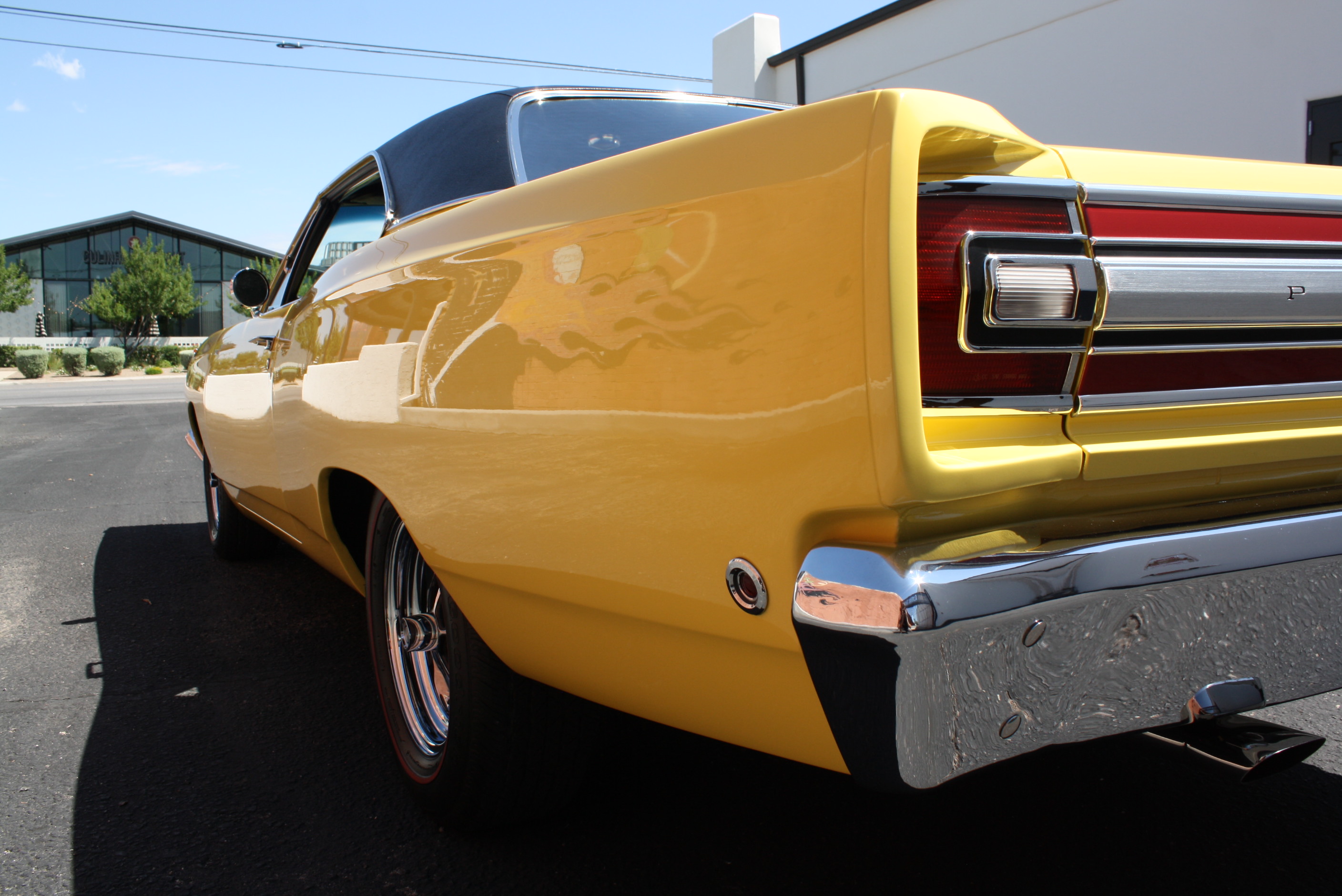1968 Plymouth Hemi Roadrunner