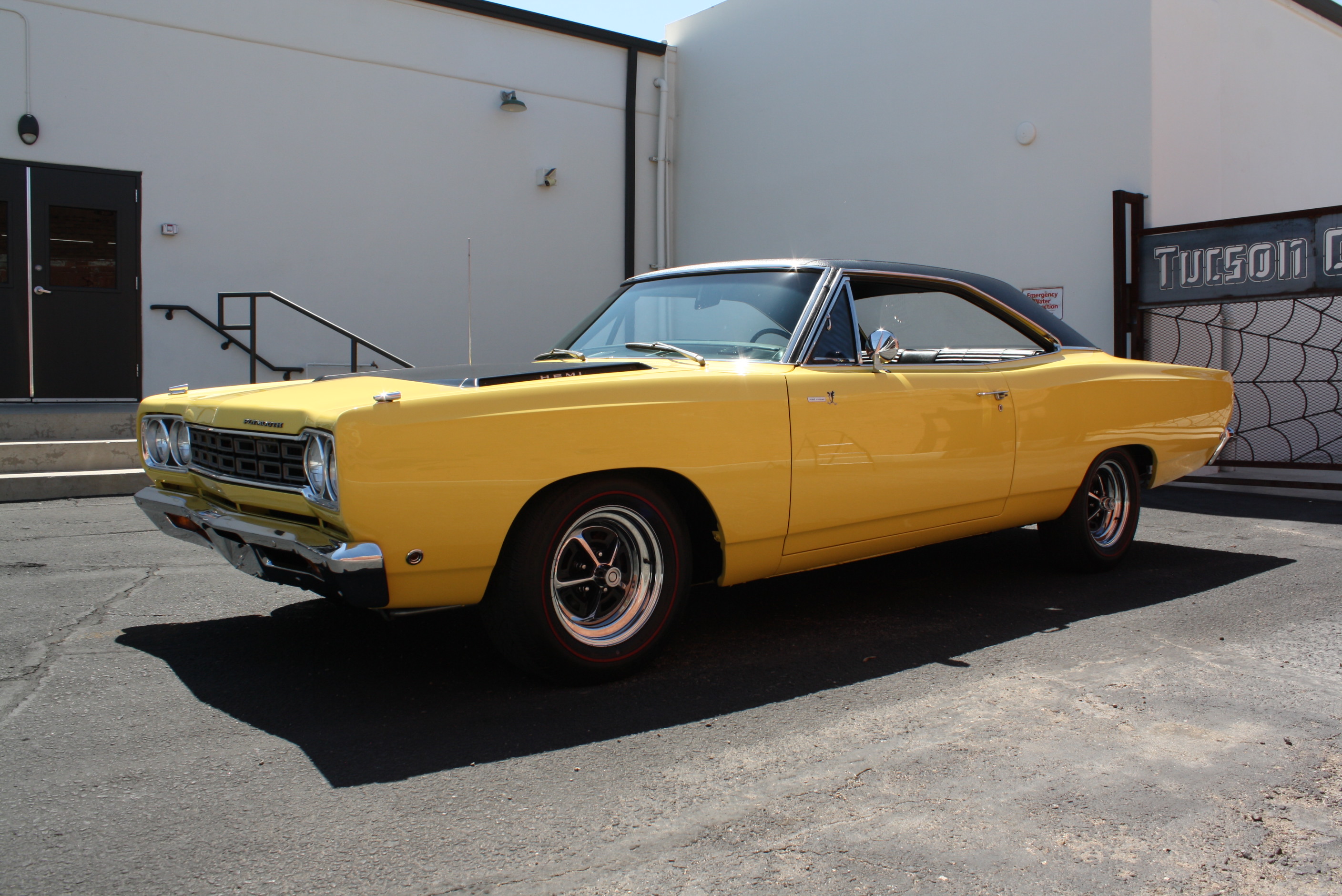 1968 Plymouth Hemi Roadrunner