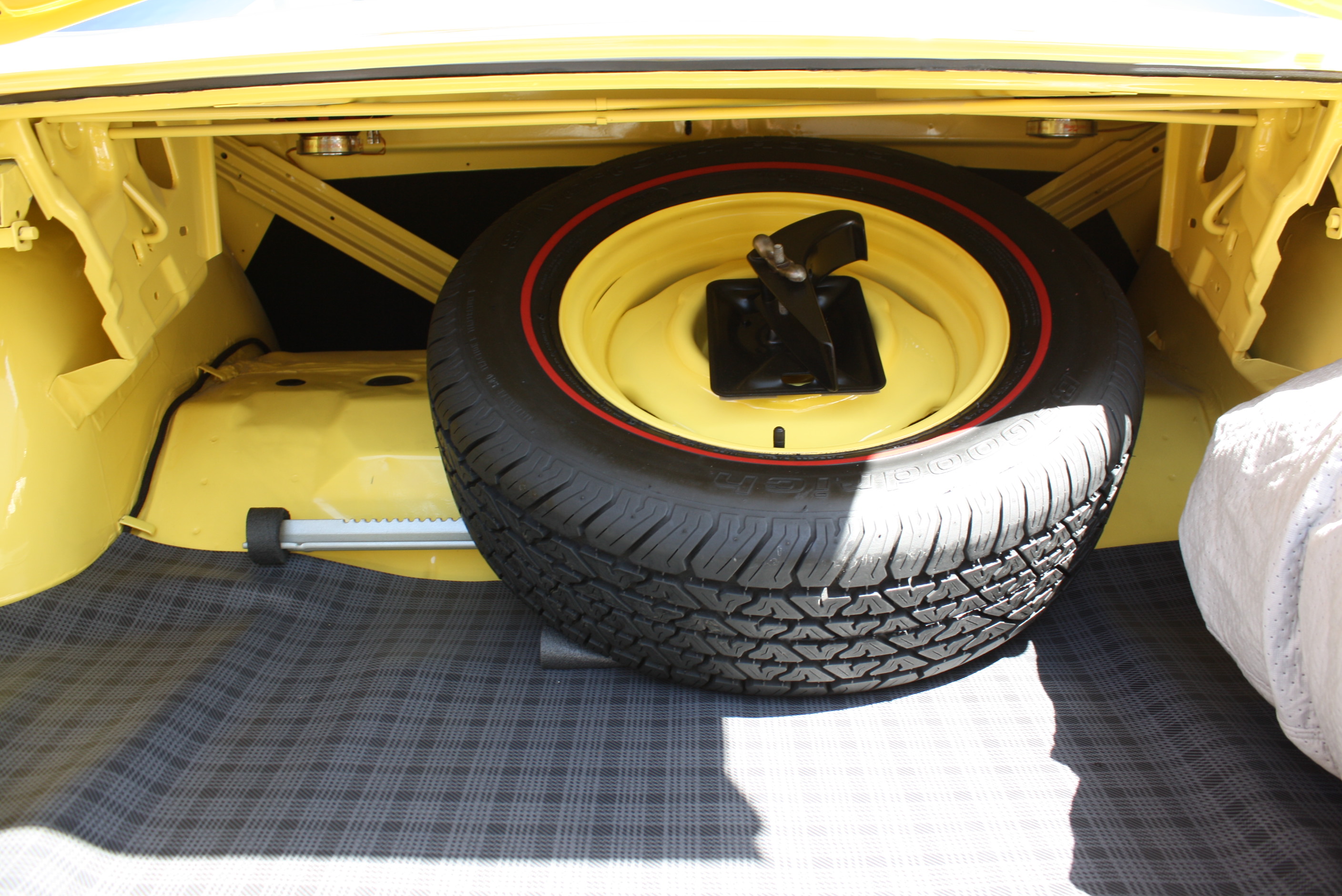 1968 Plymouth Hemi Roadrunner