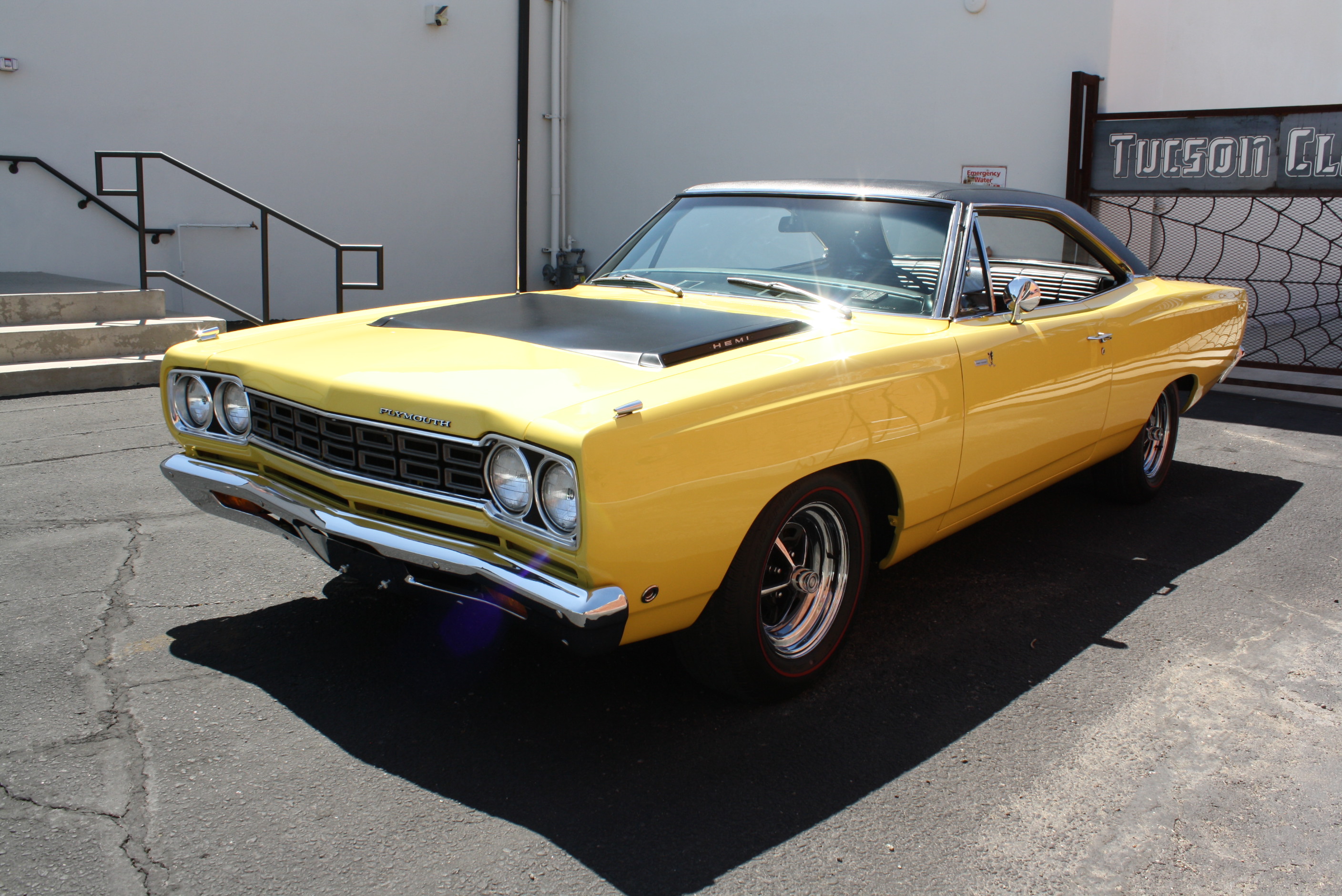 1968 Plymouth Hemi Roadrunner
