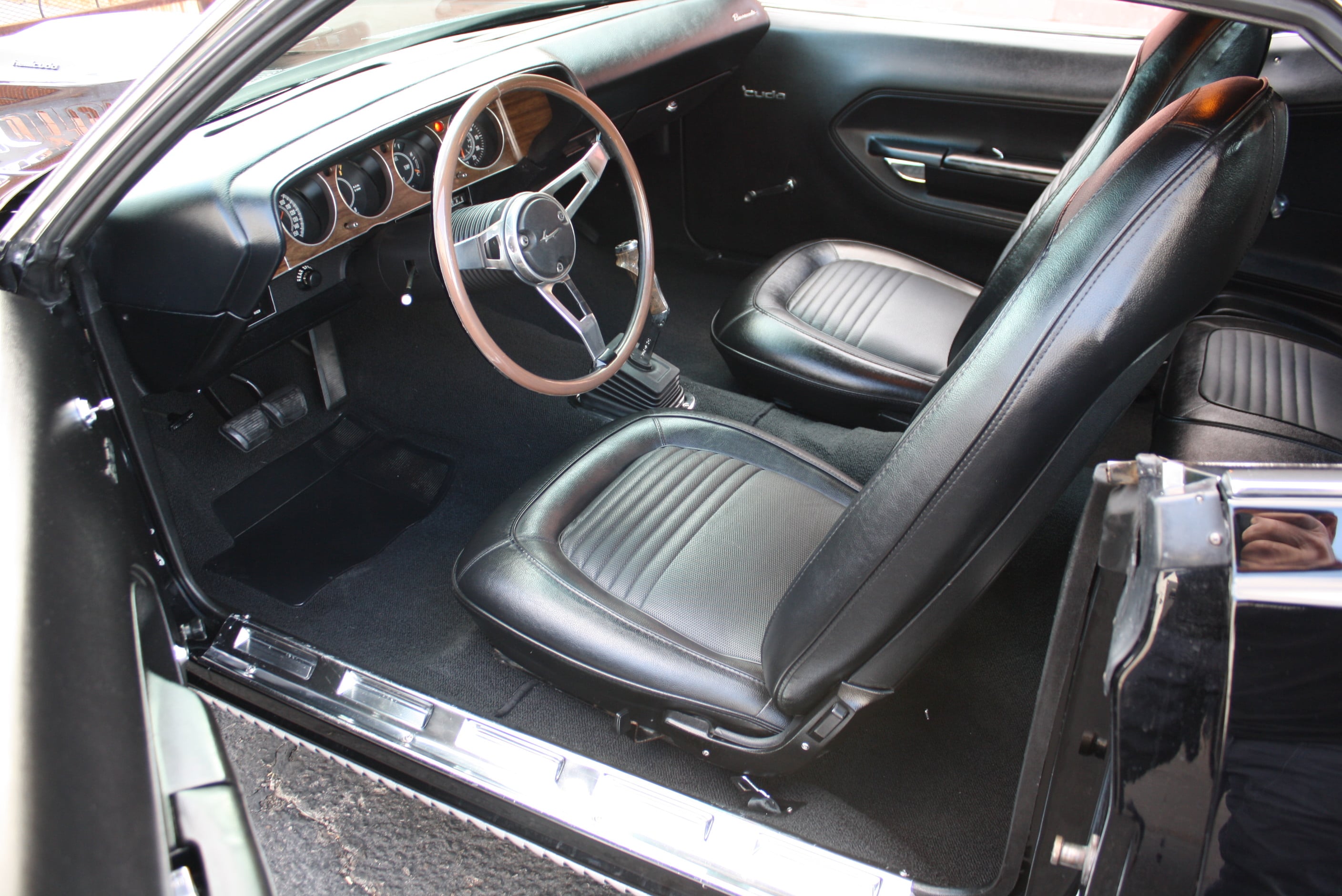 ex Nicolas Cage 1970 HEMI CUDA