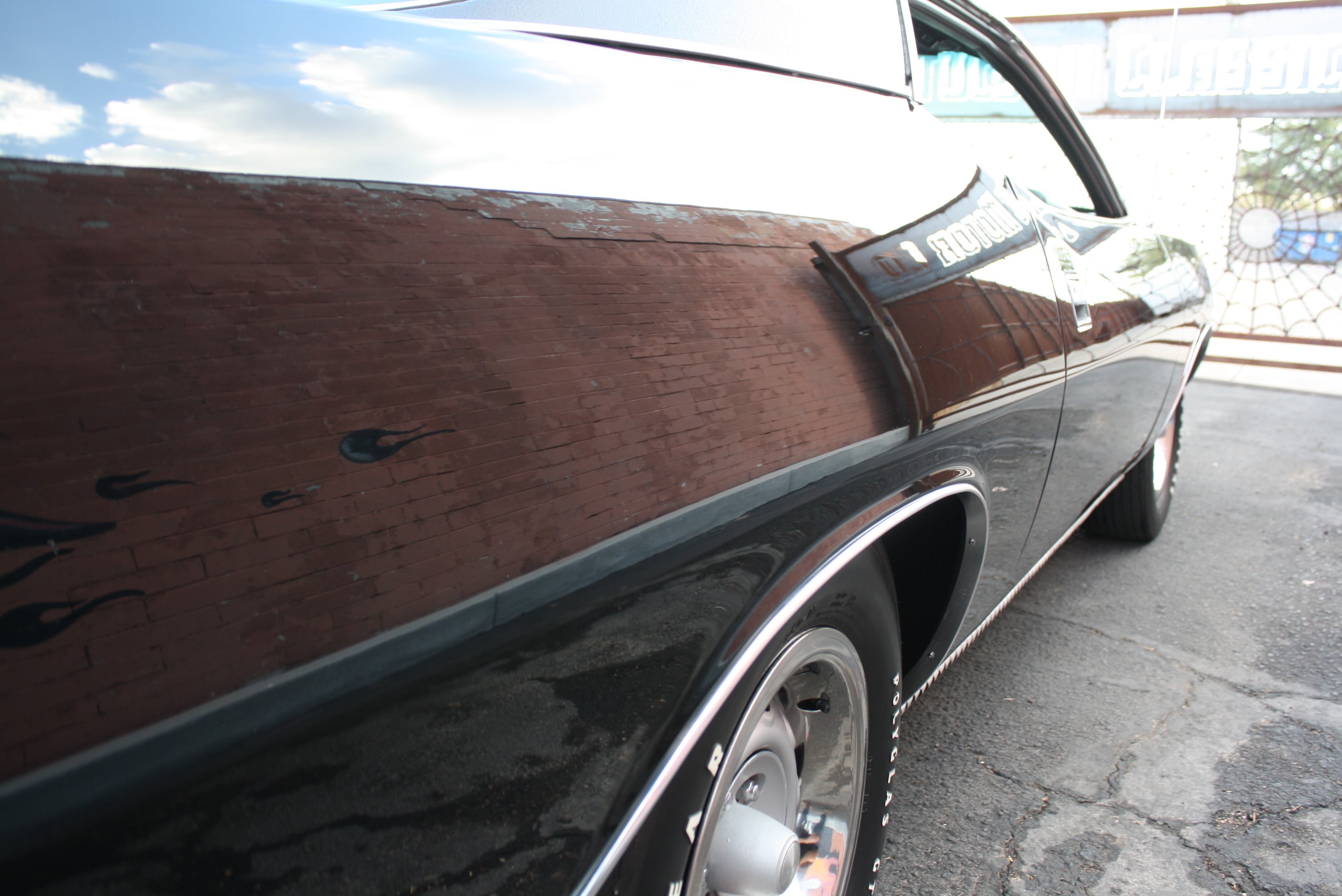 ex Nicolas Cage 1970 HEMI CUDA