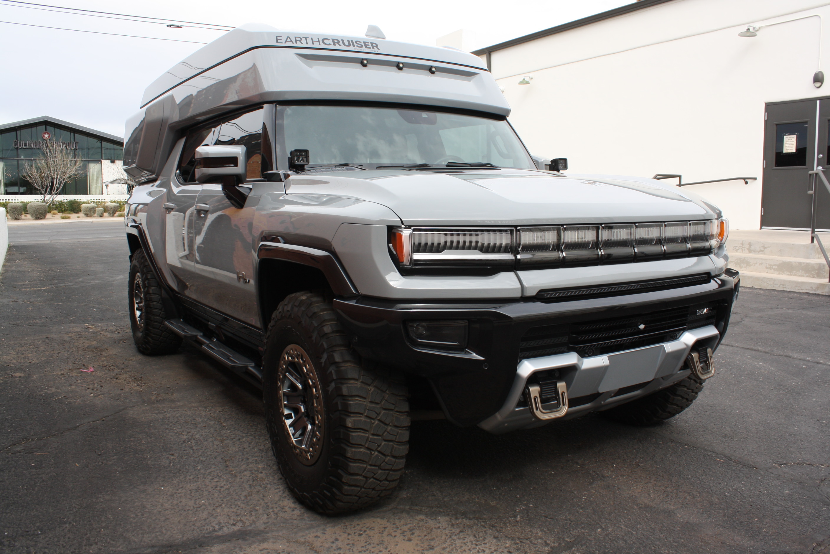 2022 Hummer EarthCruiser