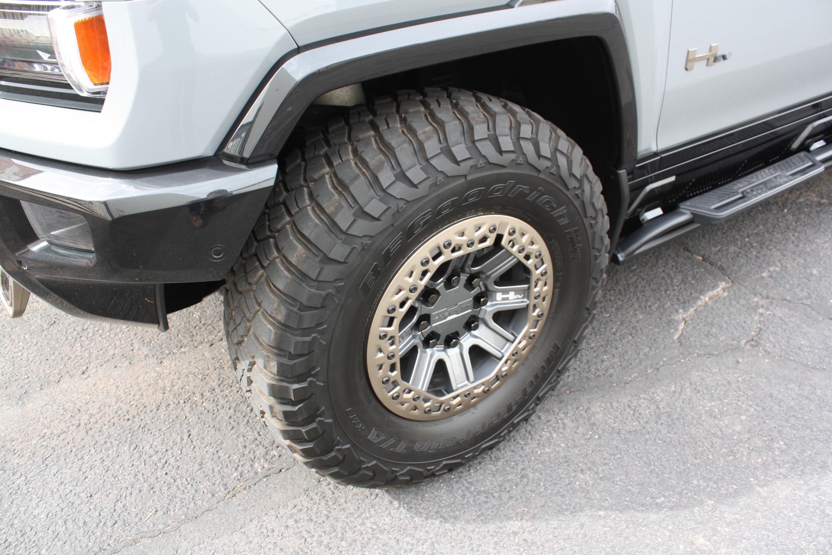 2022 Hummer EarthCruiser
