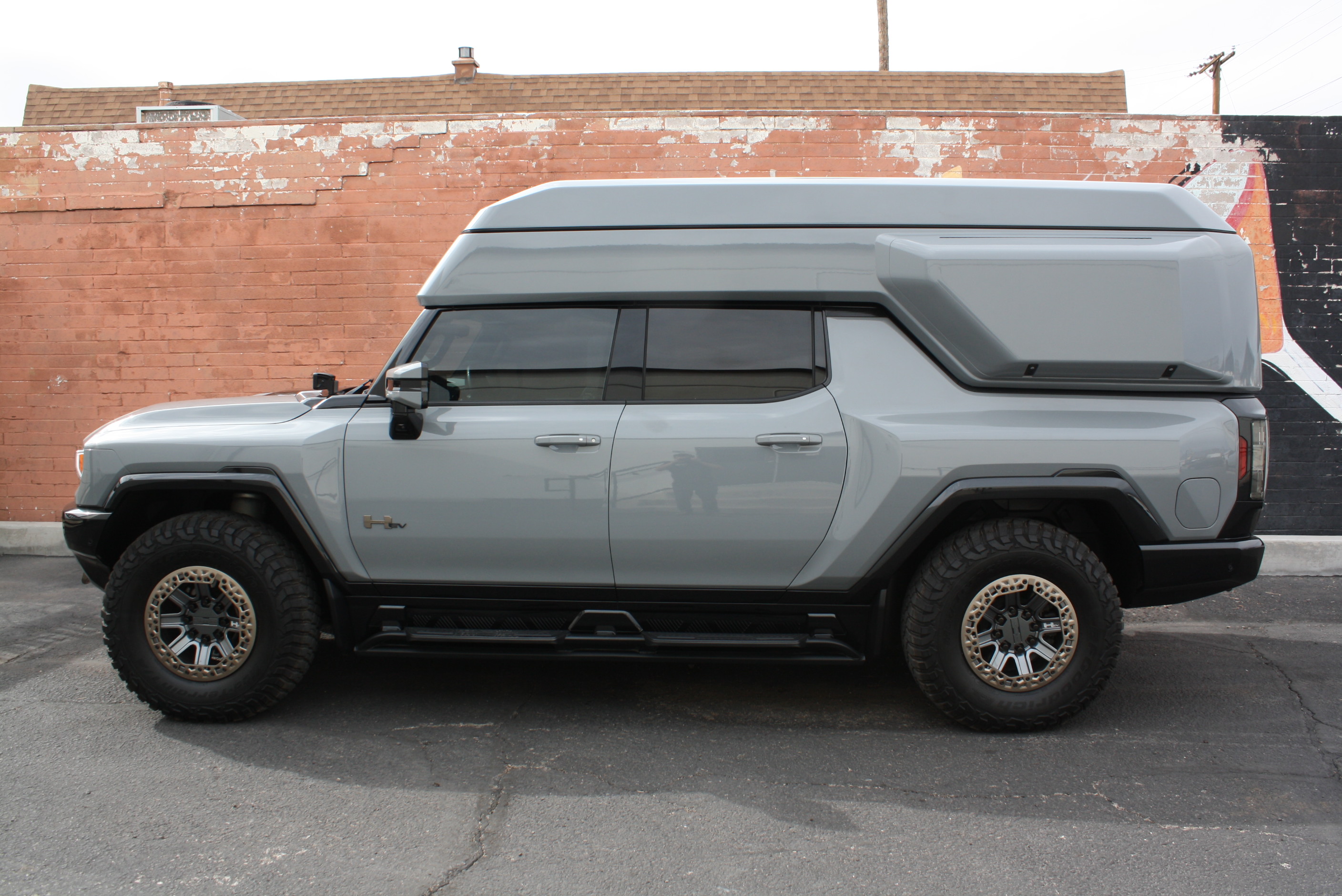 2022 Hummer EarthCruiser