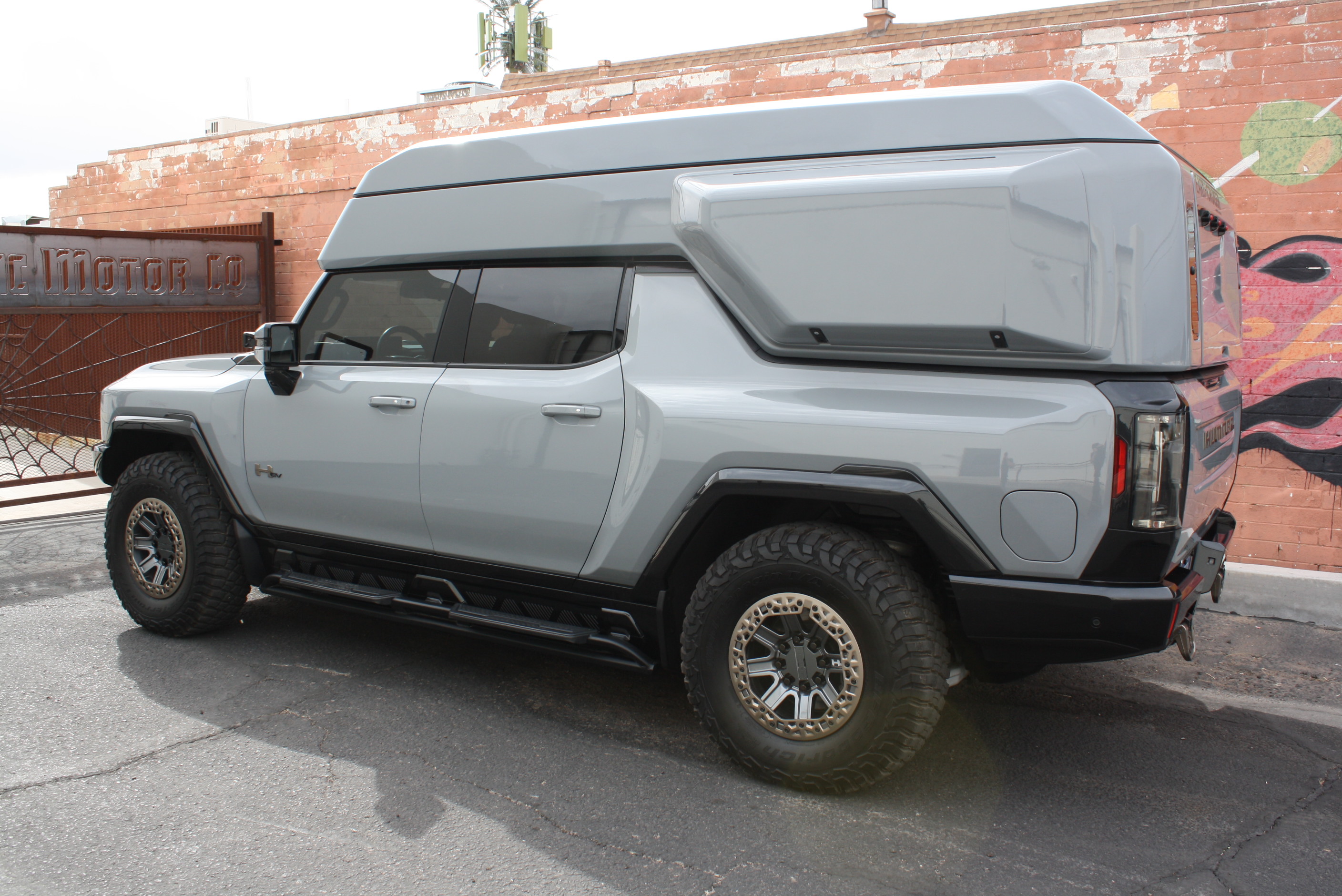2022 Hummer EarthCruiser