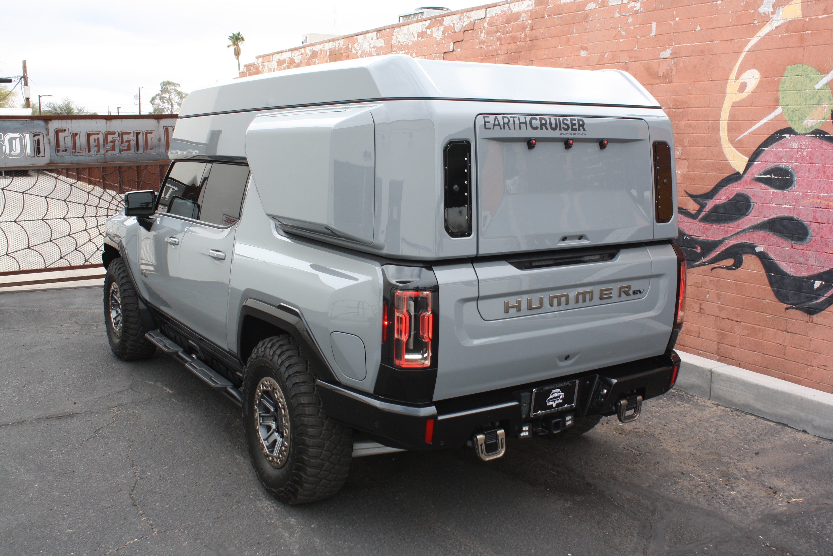 2022 Hummer EarthCruiser