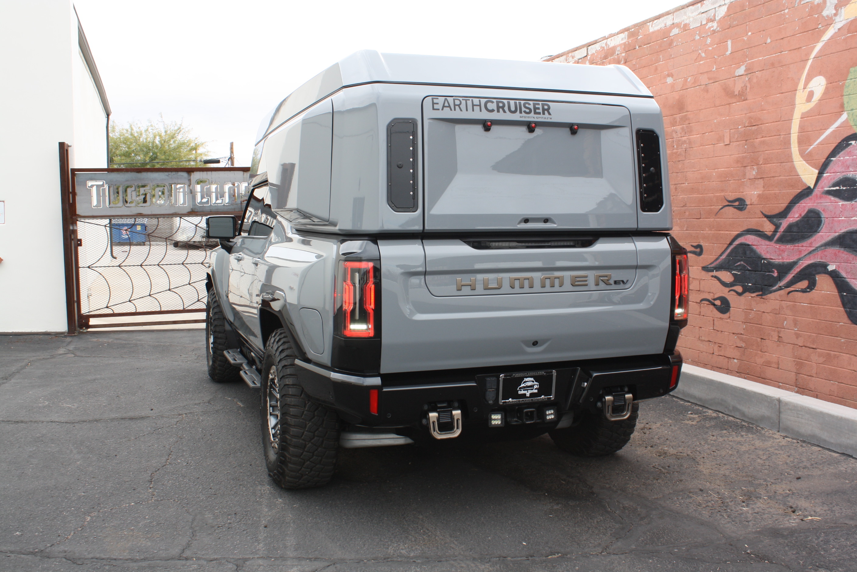 2022 Hummer EarthCruiser