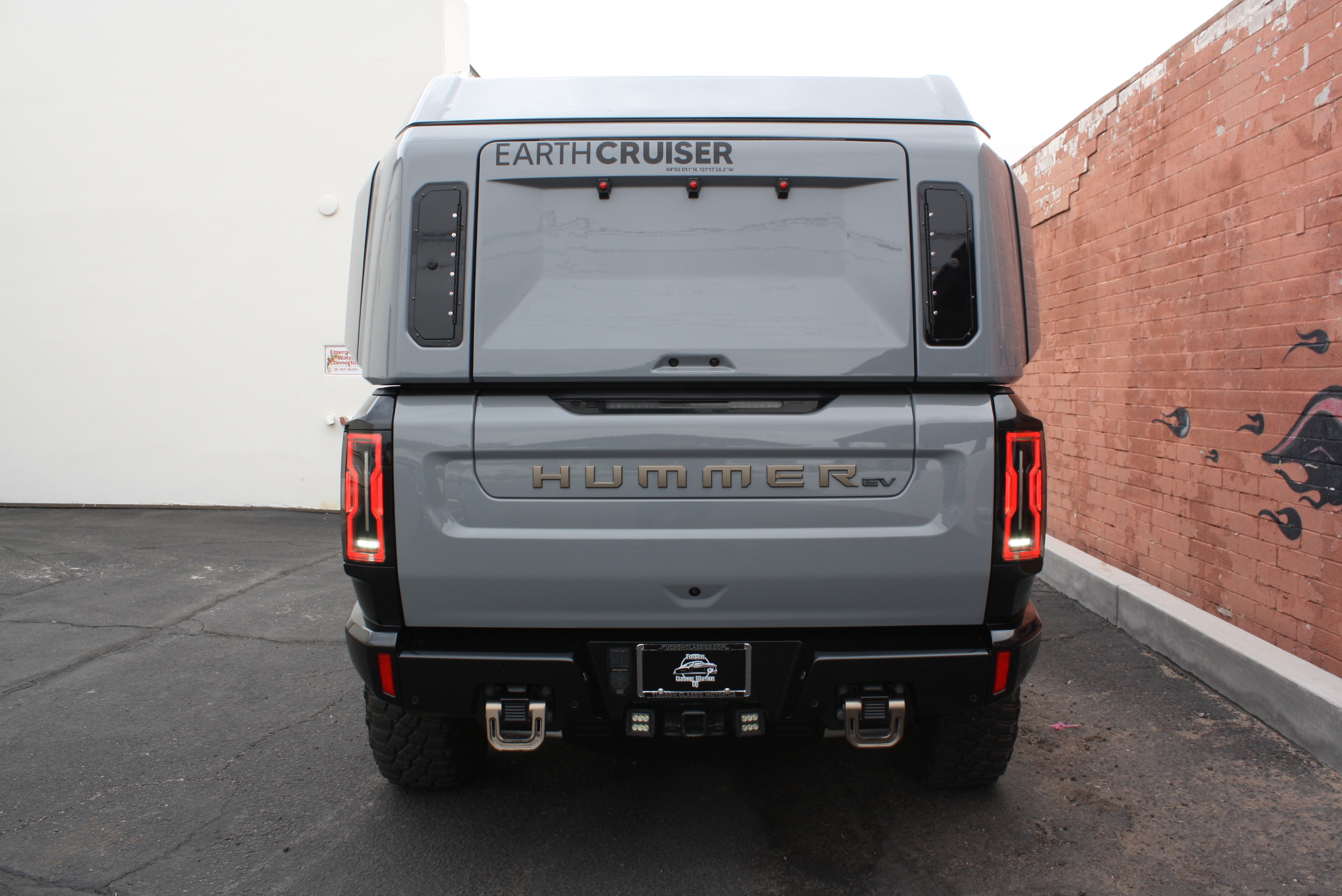 2022 Hummer EarthCruiser