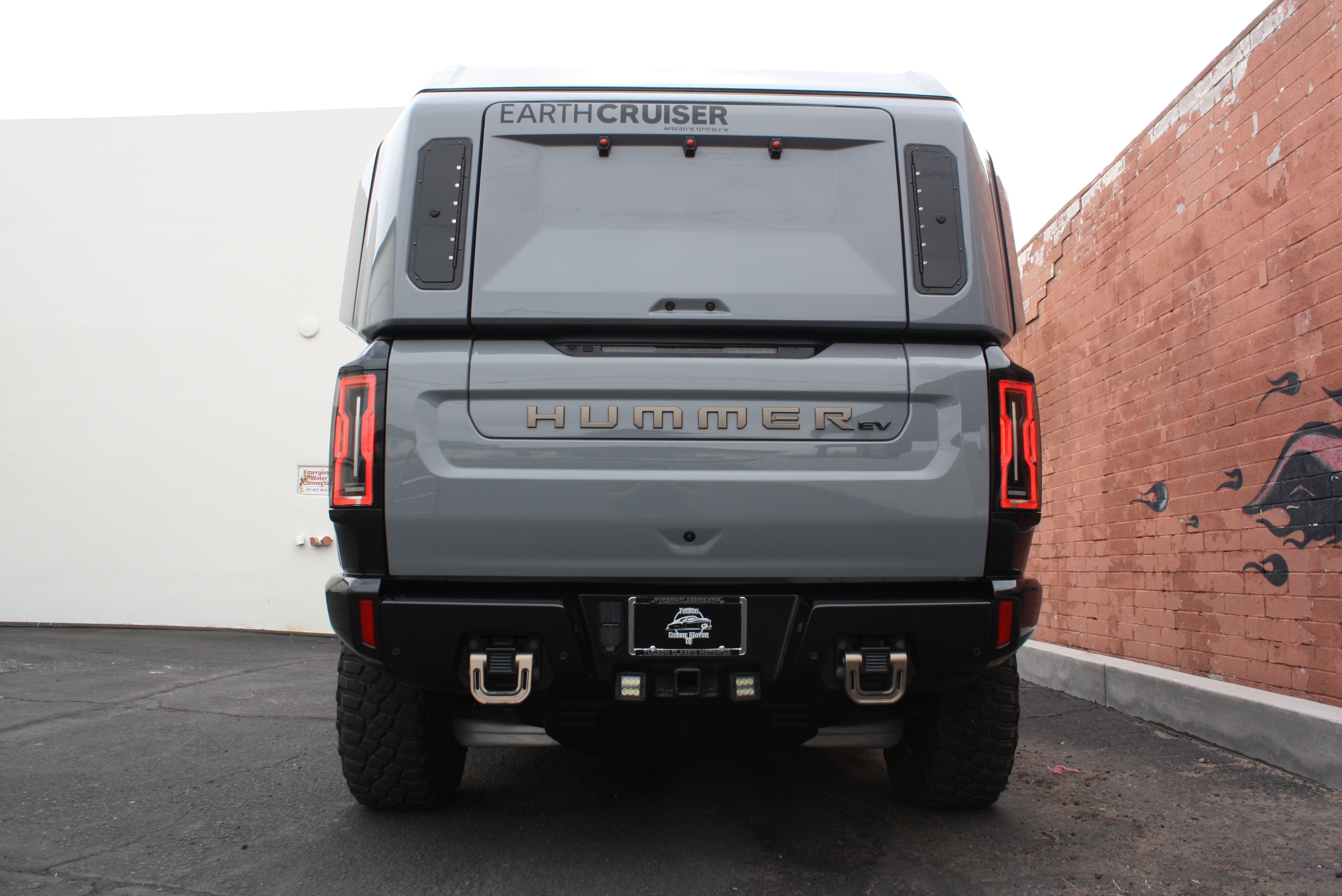 2022 Hummer EarthCruiser