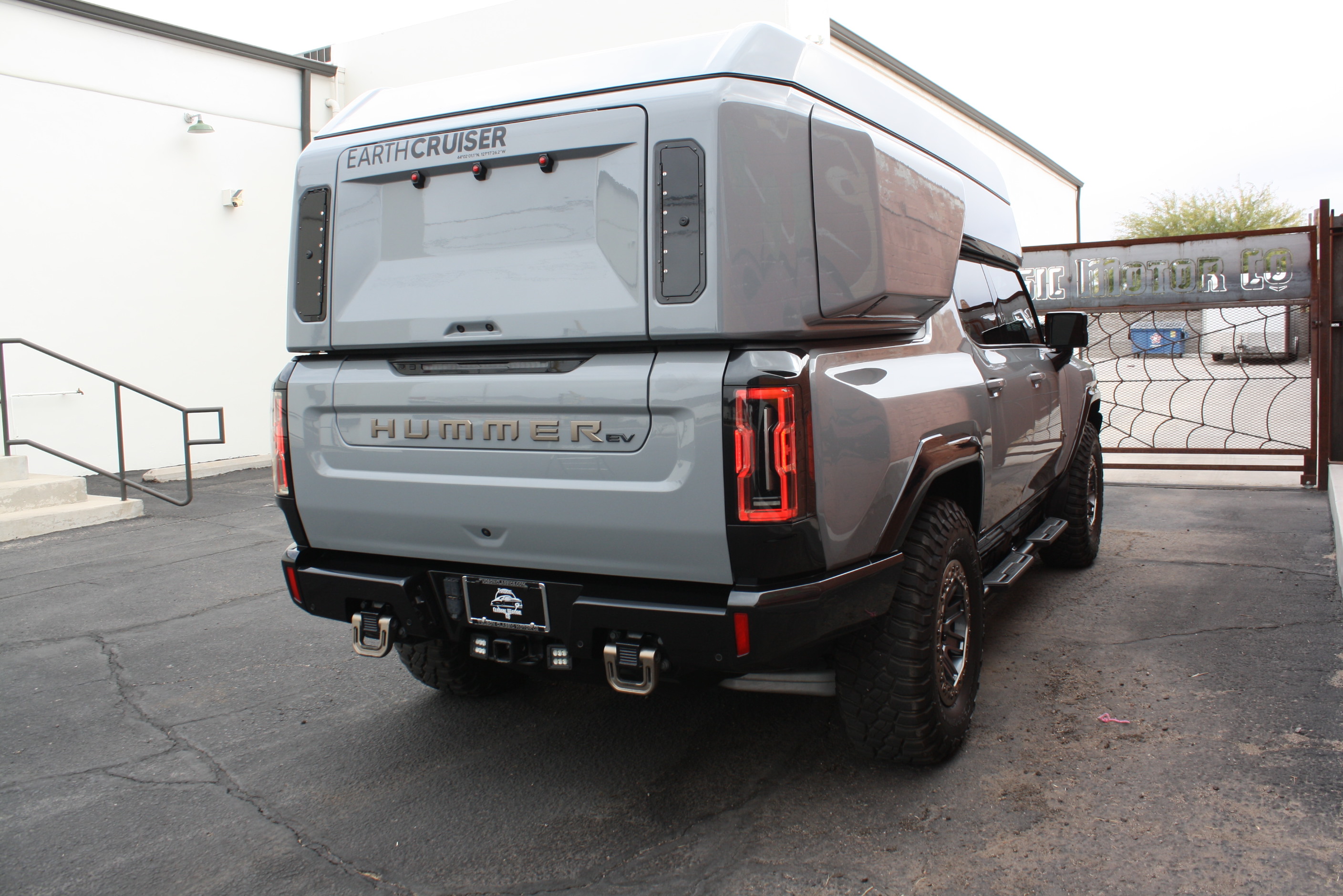 2022 Hummer EarthCruiser