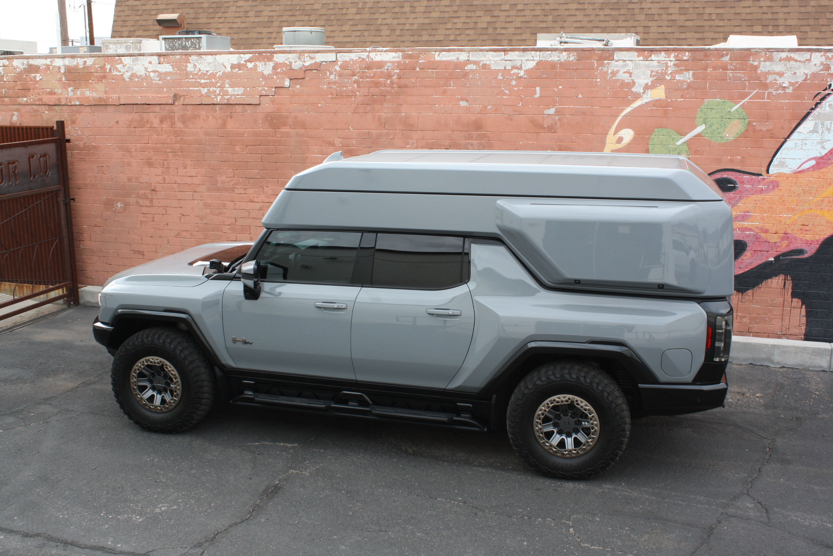 2022 Hummer EarthCruiser