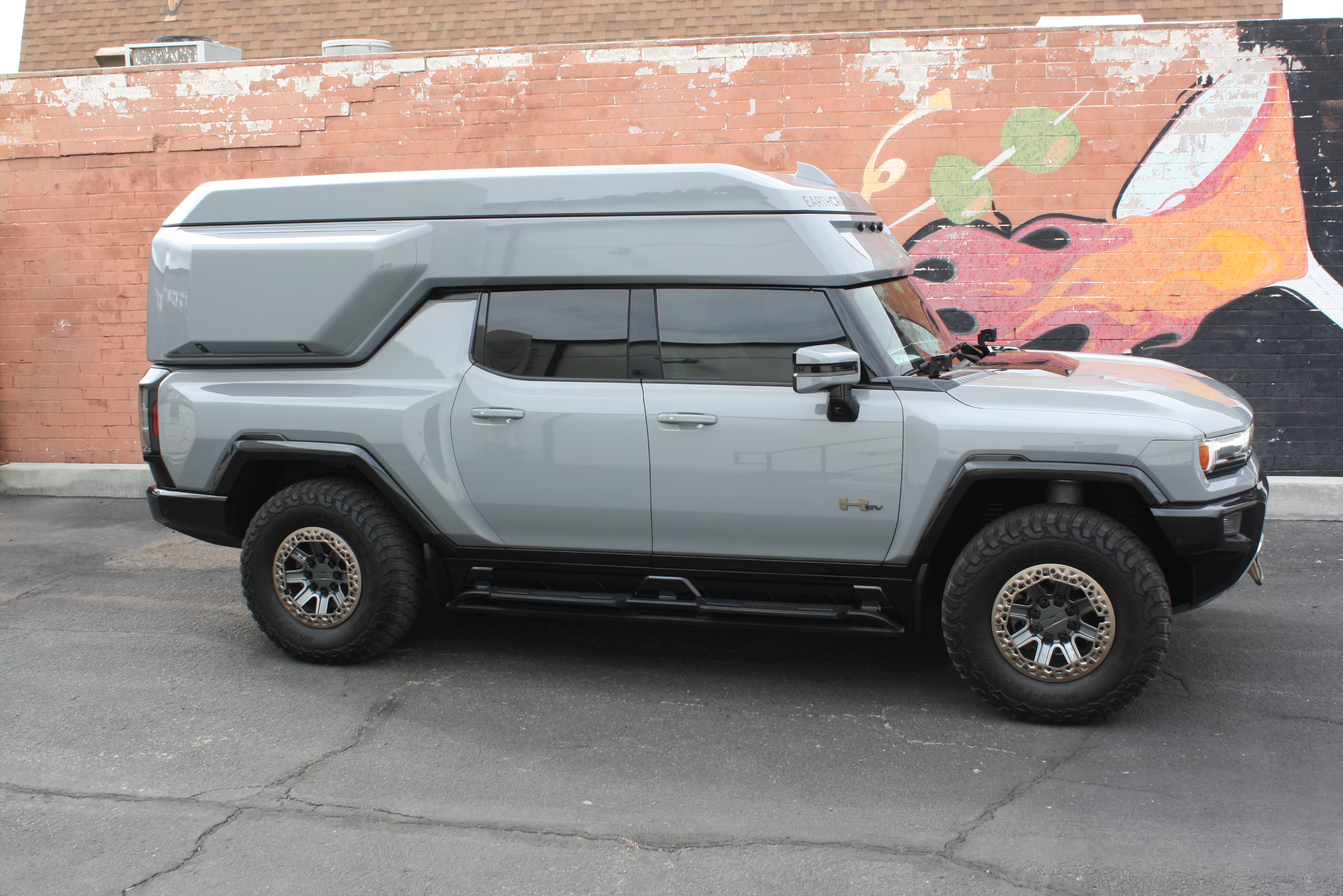 2022 Hummer EarthCruiser