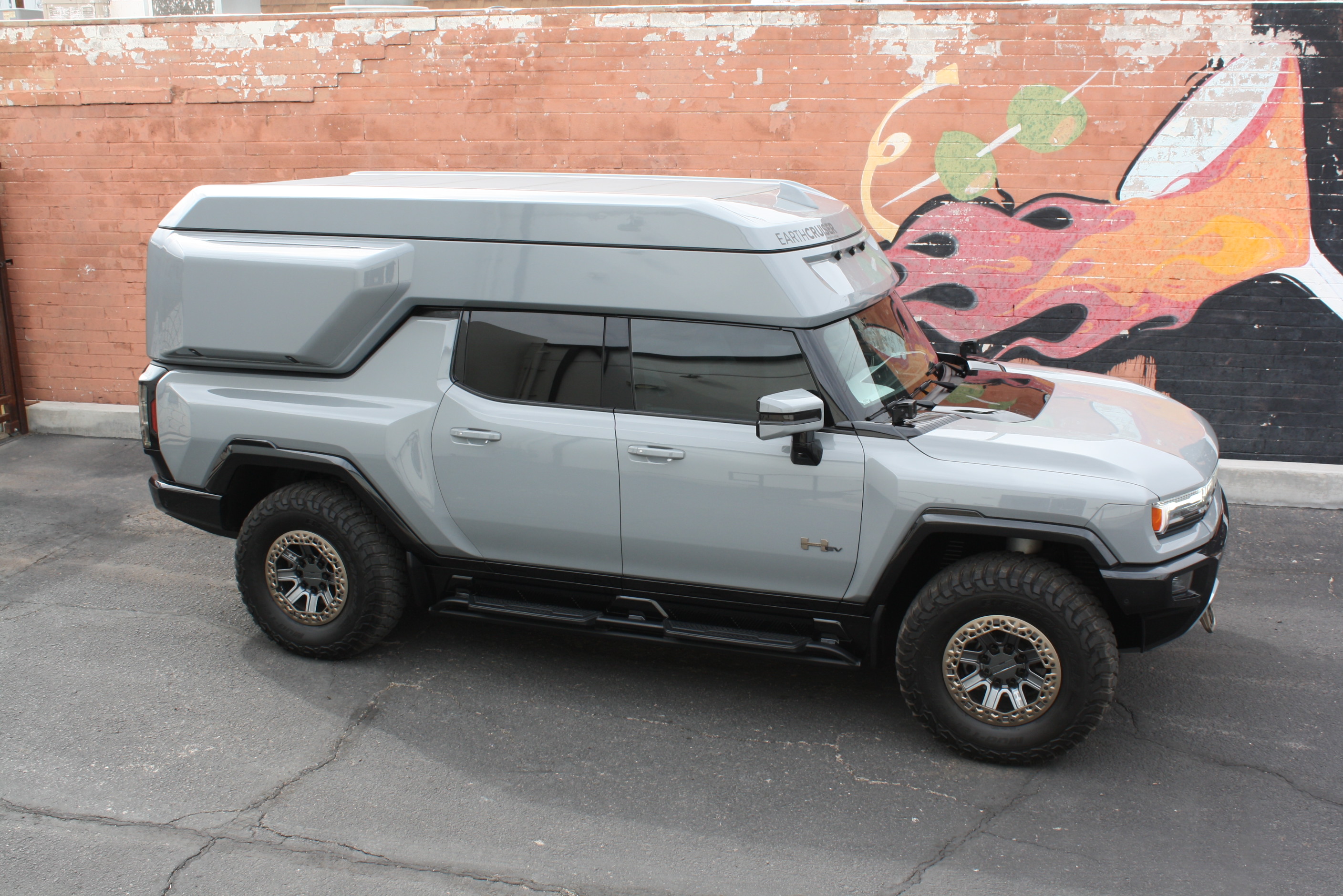 2022 Hummer EarthCruiser