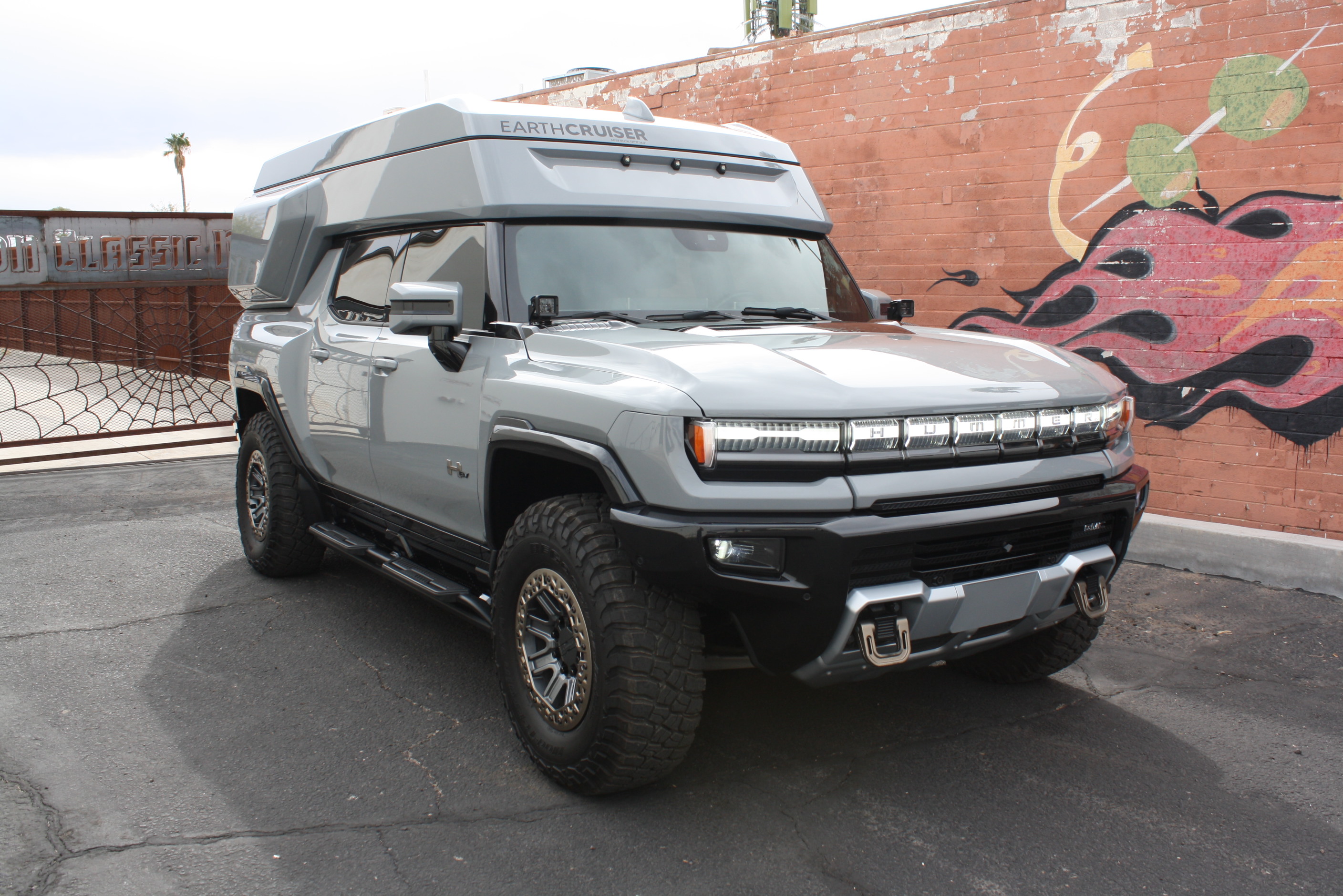 2022 Hummer EarthCruiser