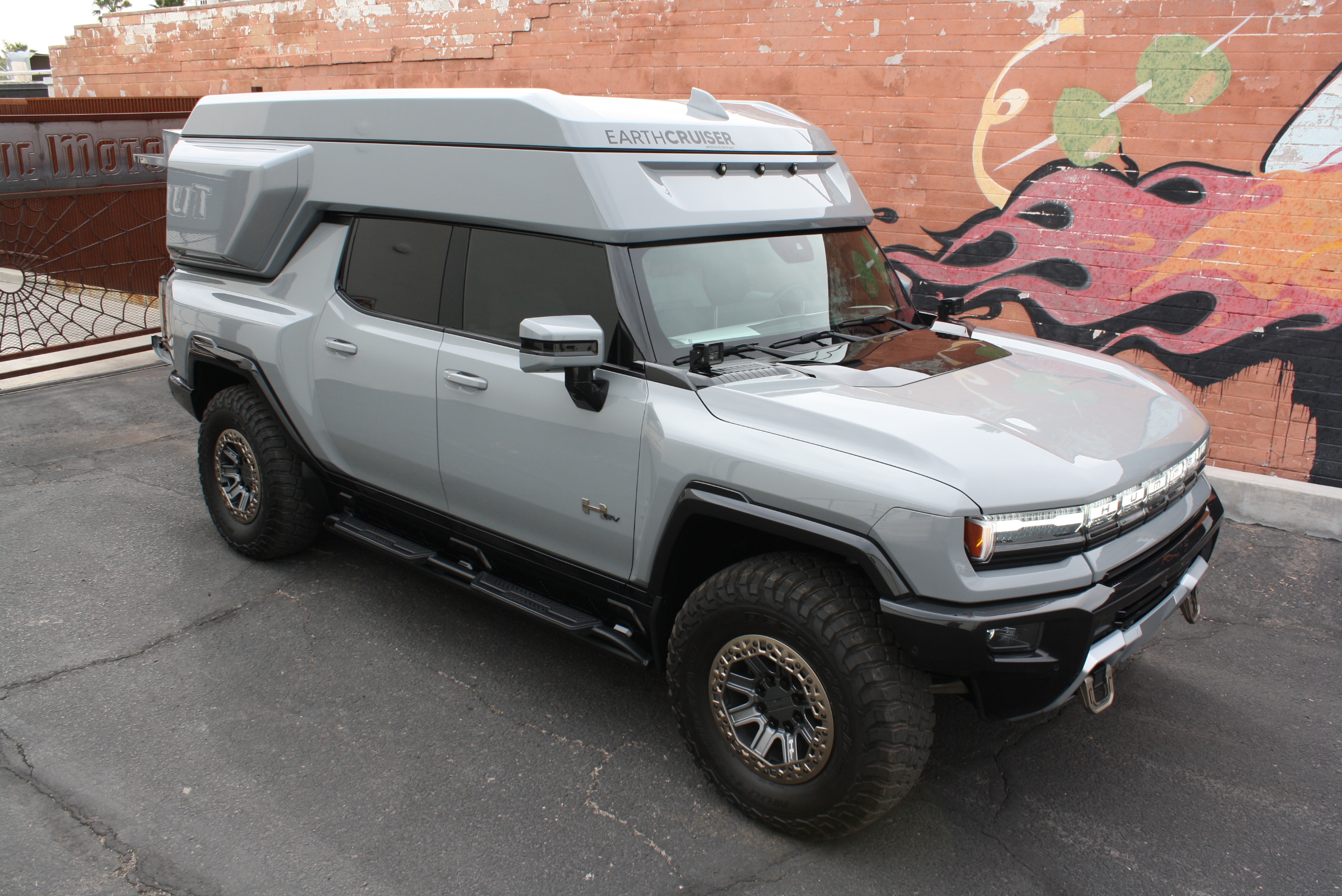 2022 Hummer EarthCruiser