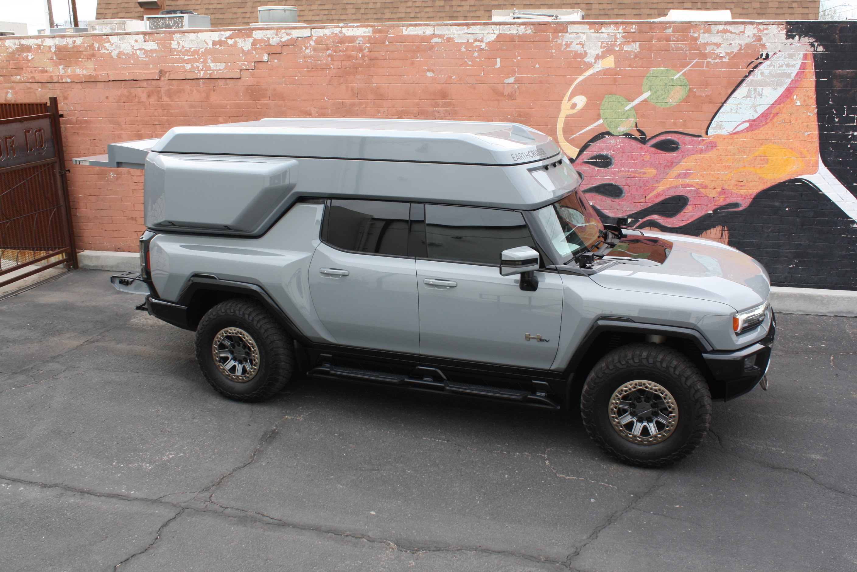 2022 Hummer EarthCruiser