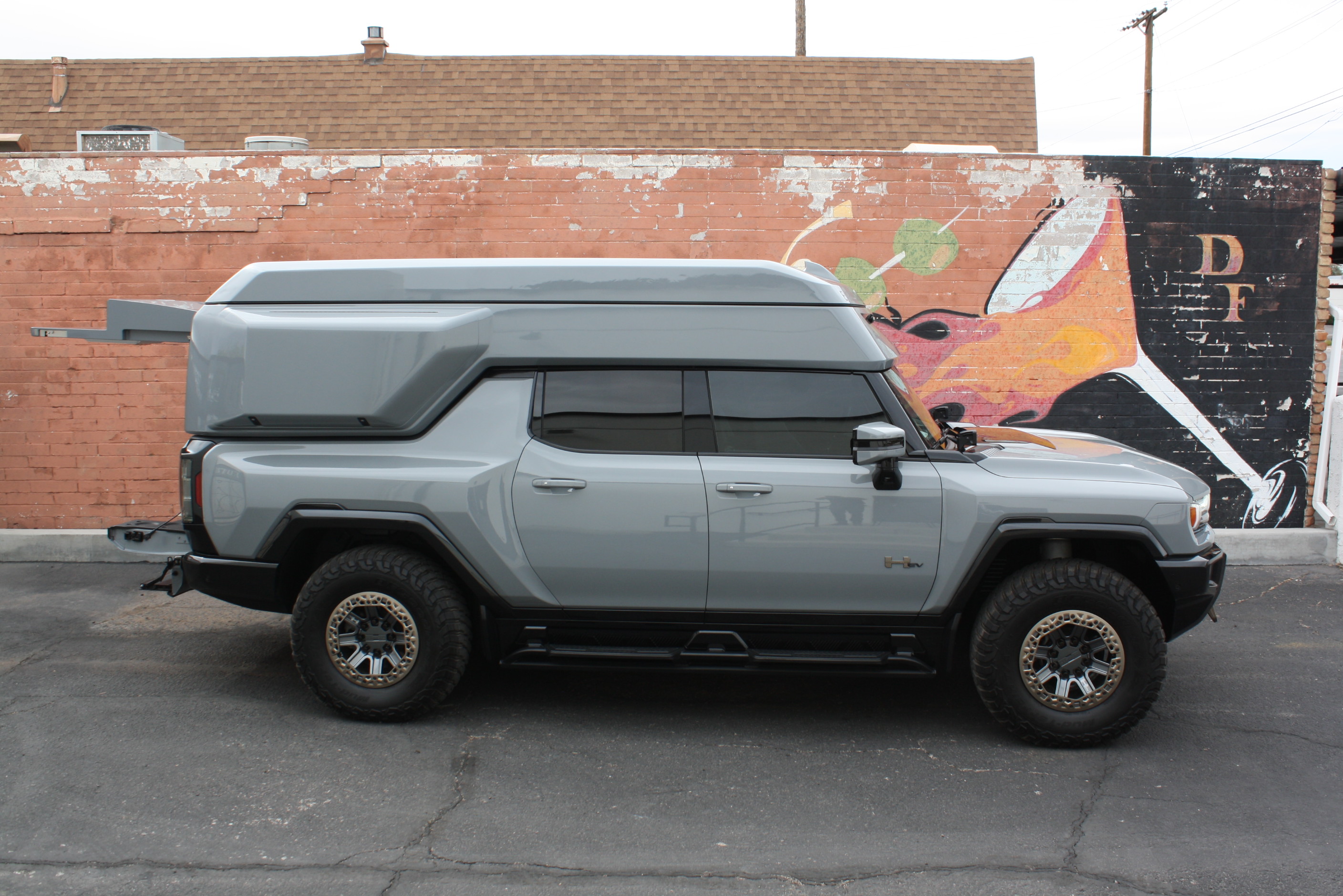 2022 Hummer EarthCruiser