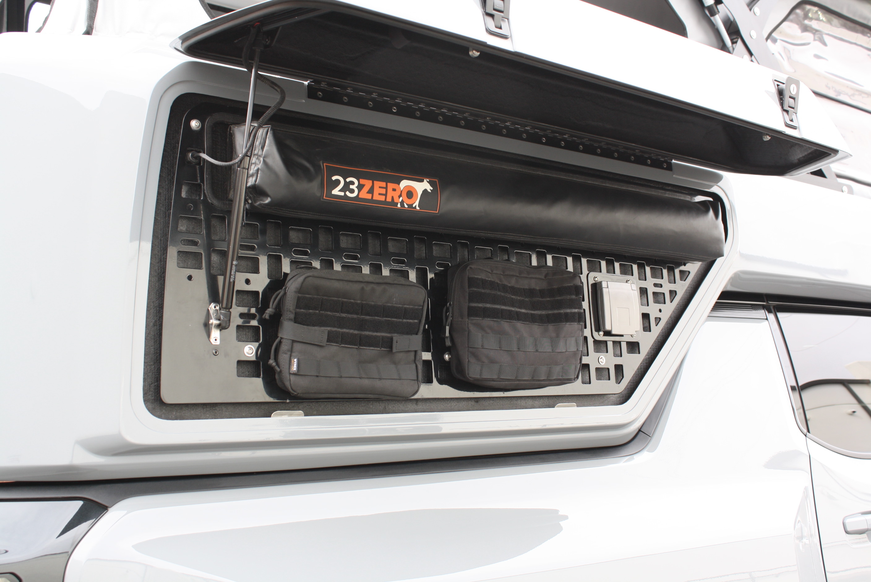 2022 Hummer EarthCruiser