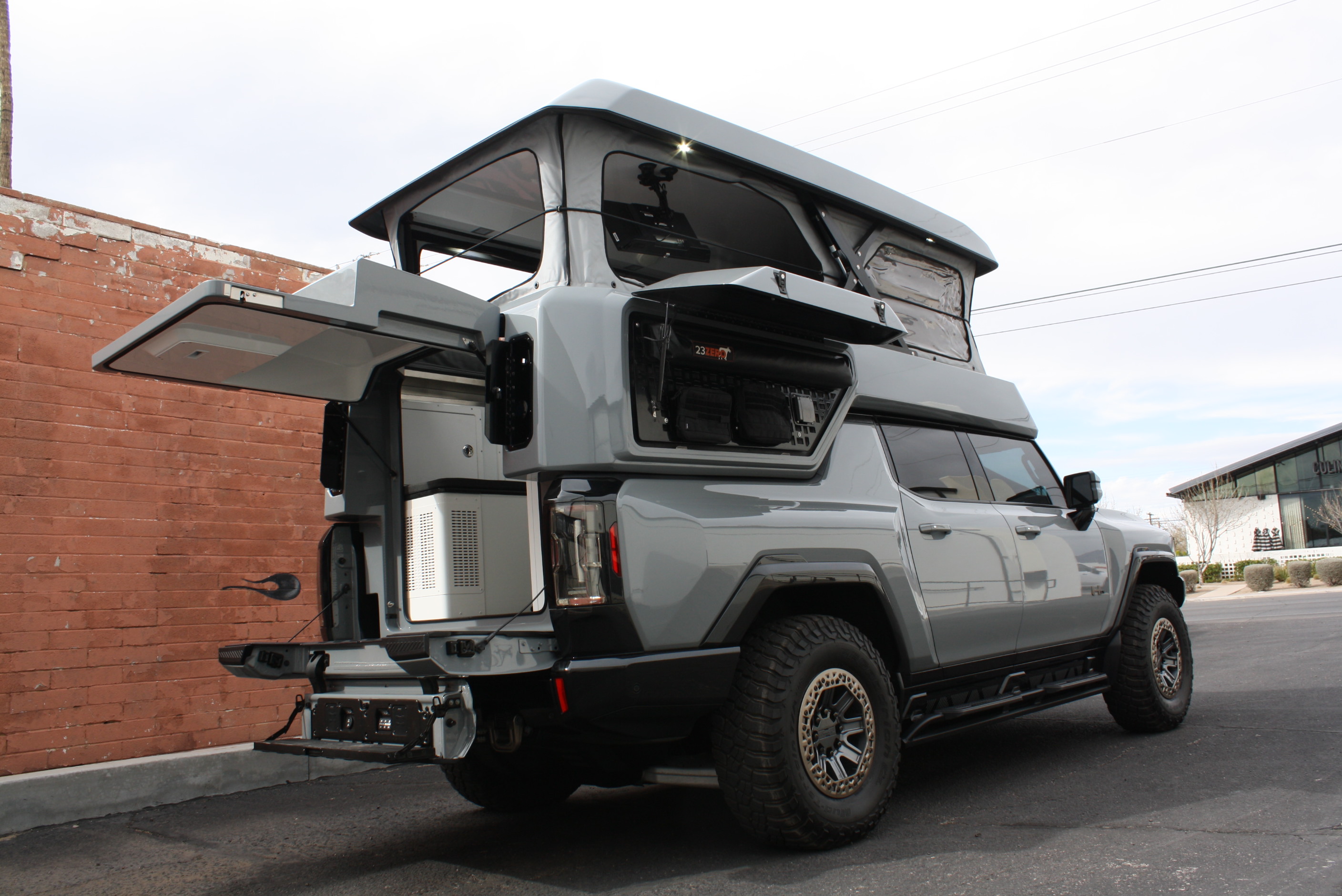 2022 Hummer EarthCruiser