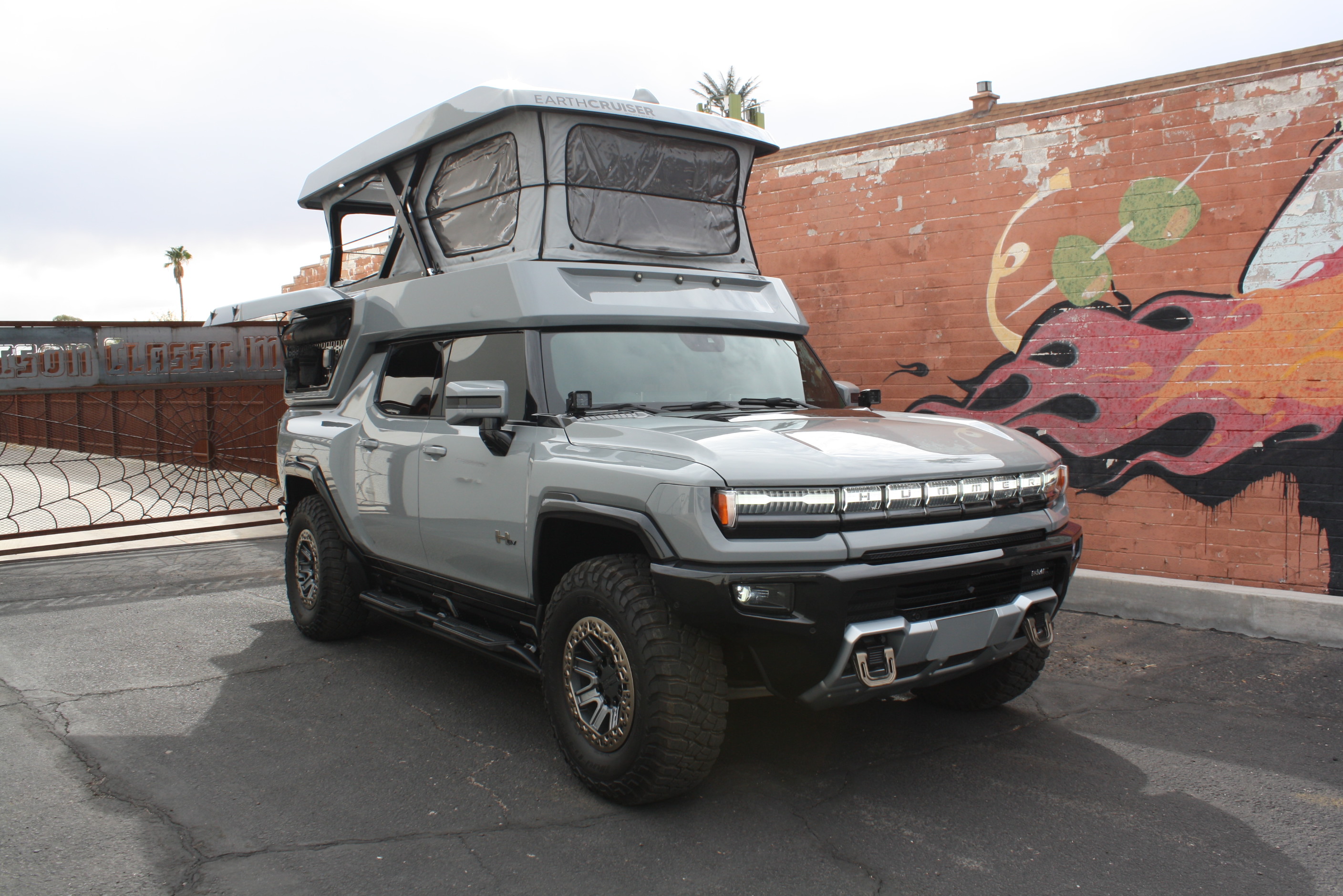 2022 Hummer EarthCruiser