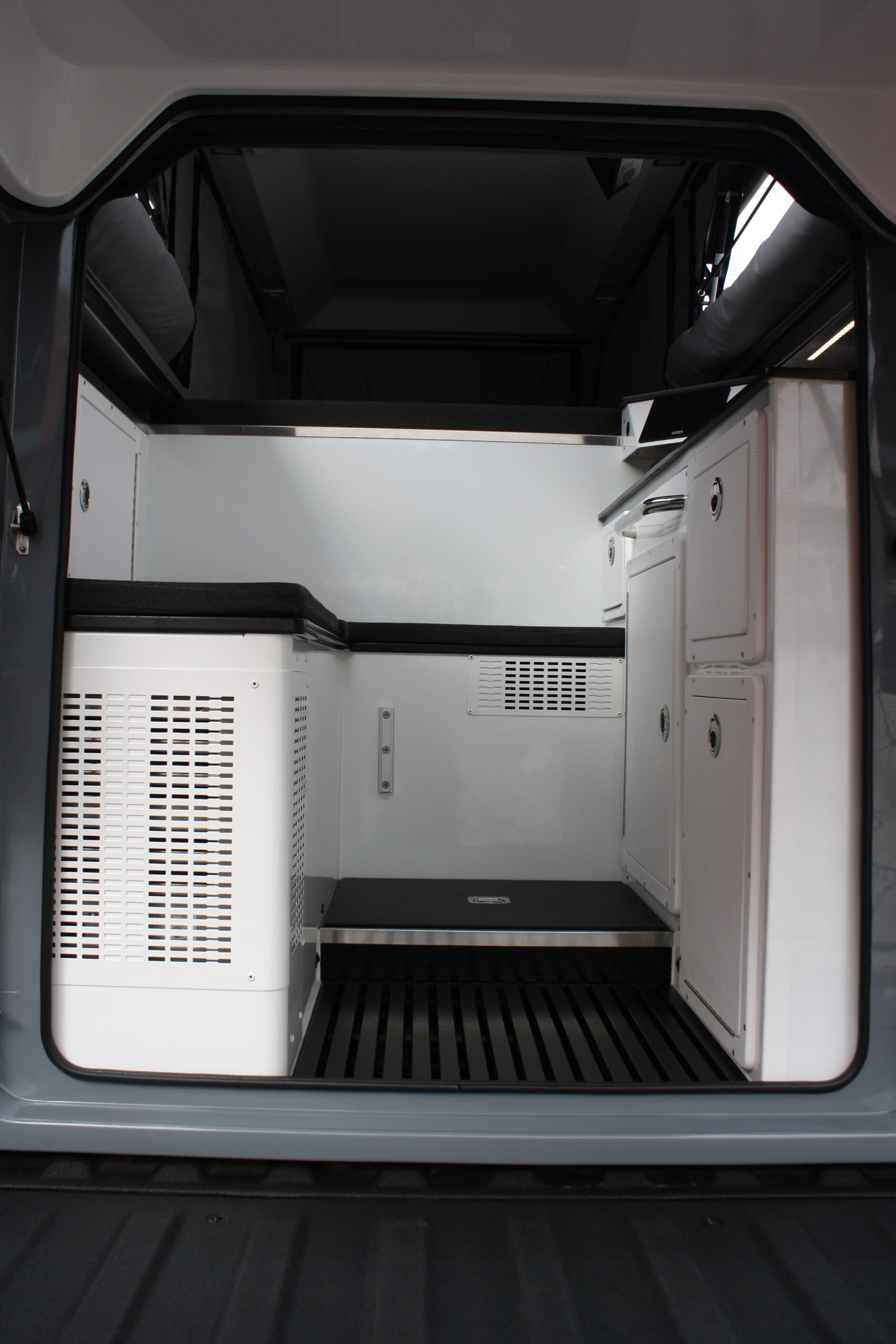 2022 Hummer EarthCruiser