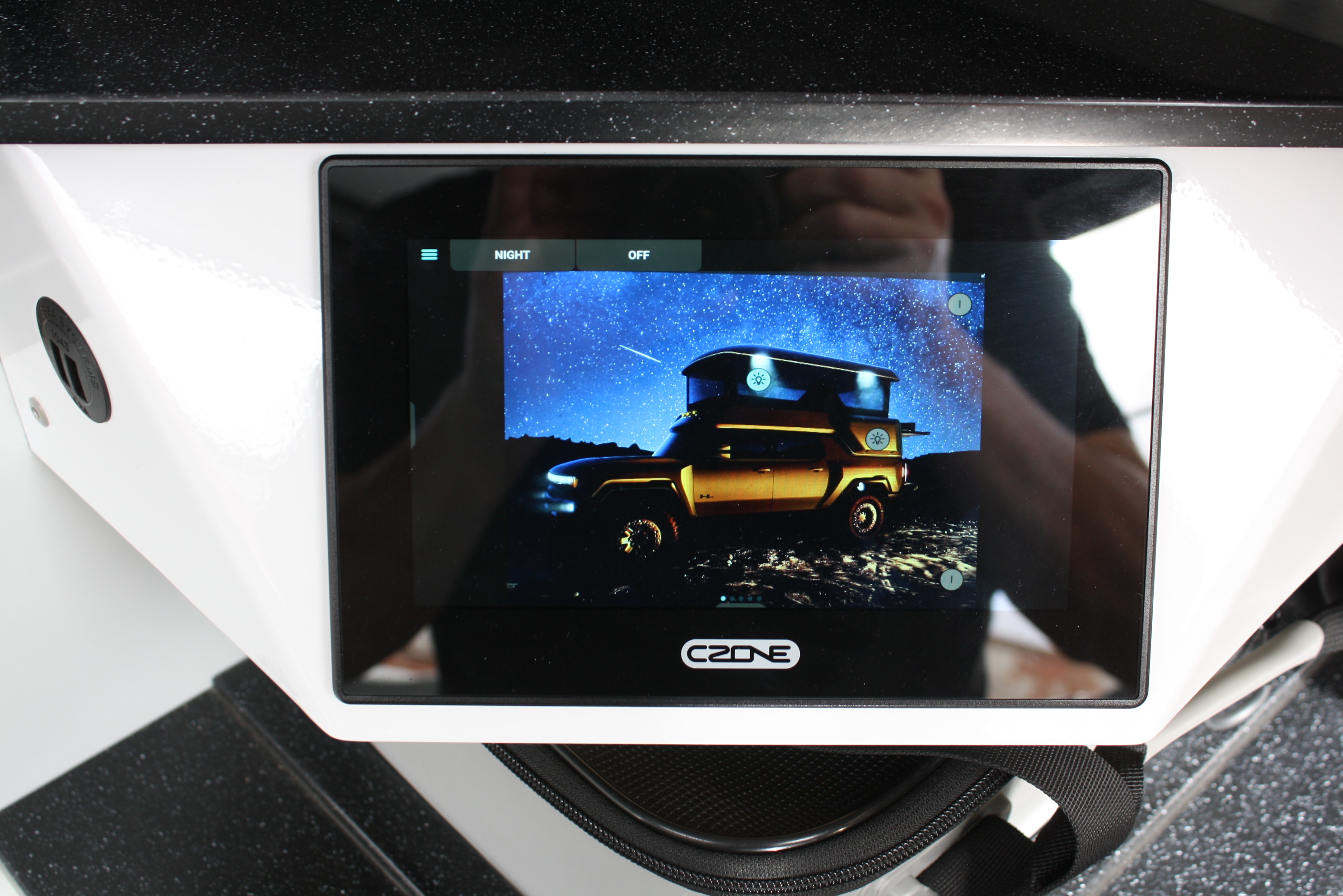 2022 Hummer EarthCruiser
