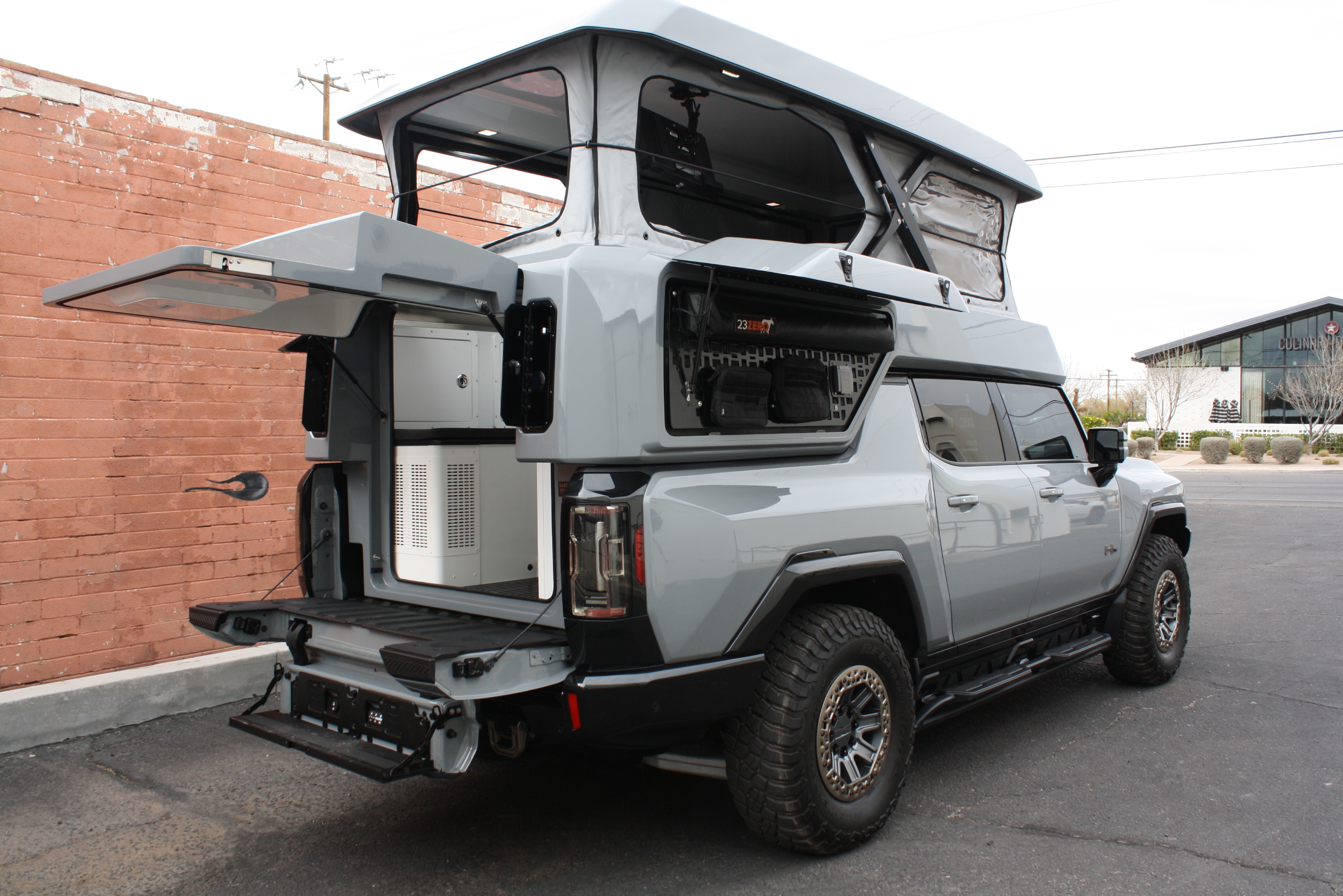 2022 Hummer EarthCruiser