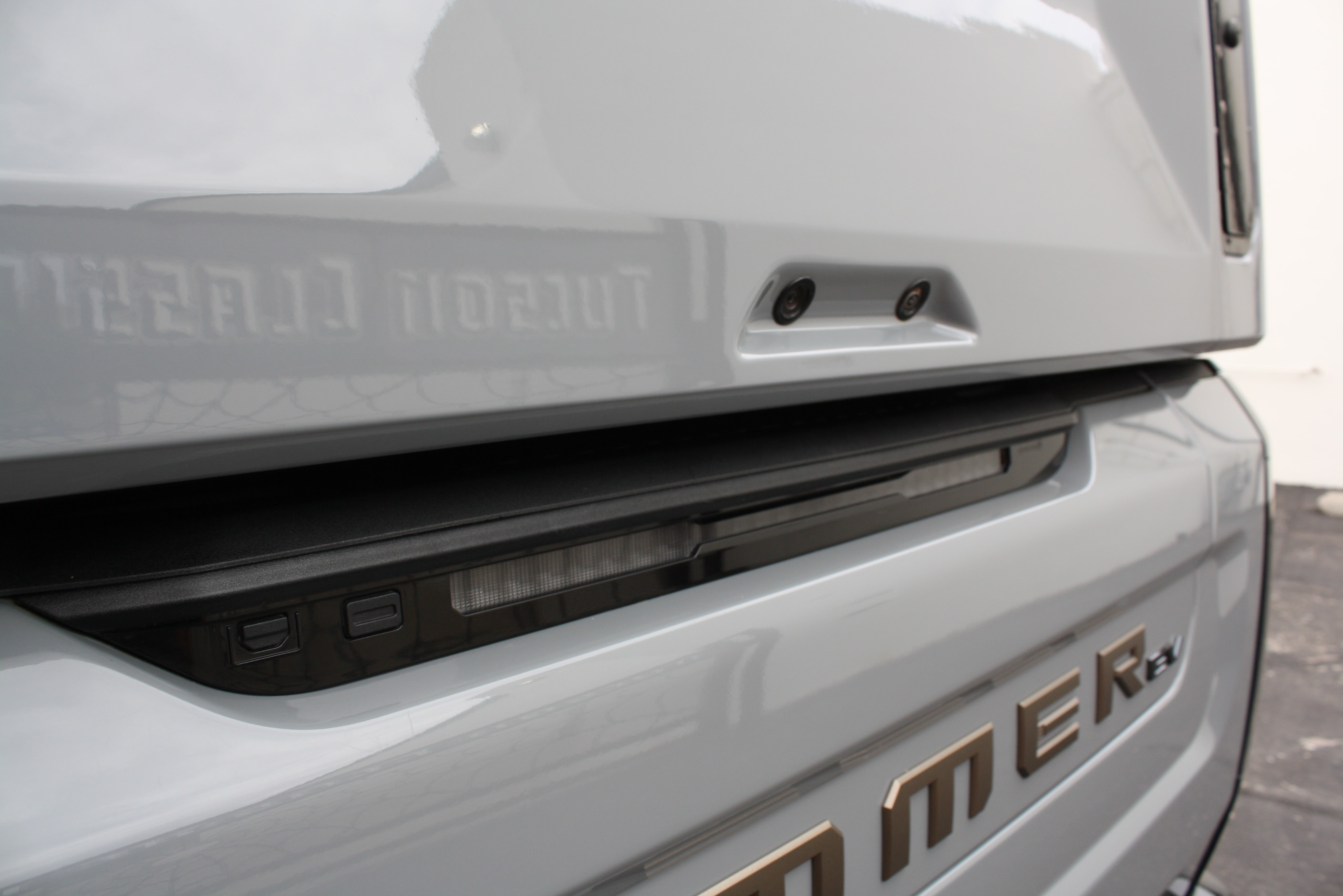 2022 Hummer EarthCruiser