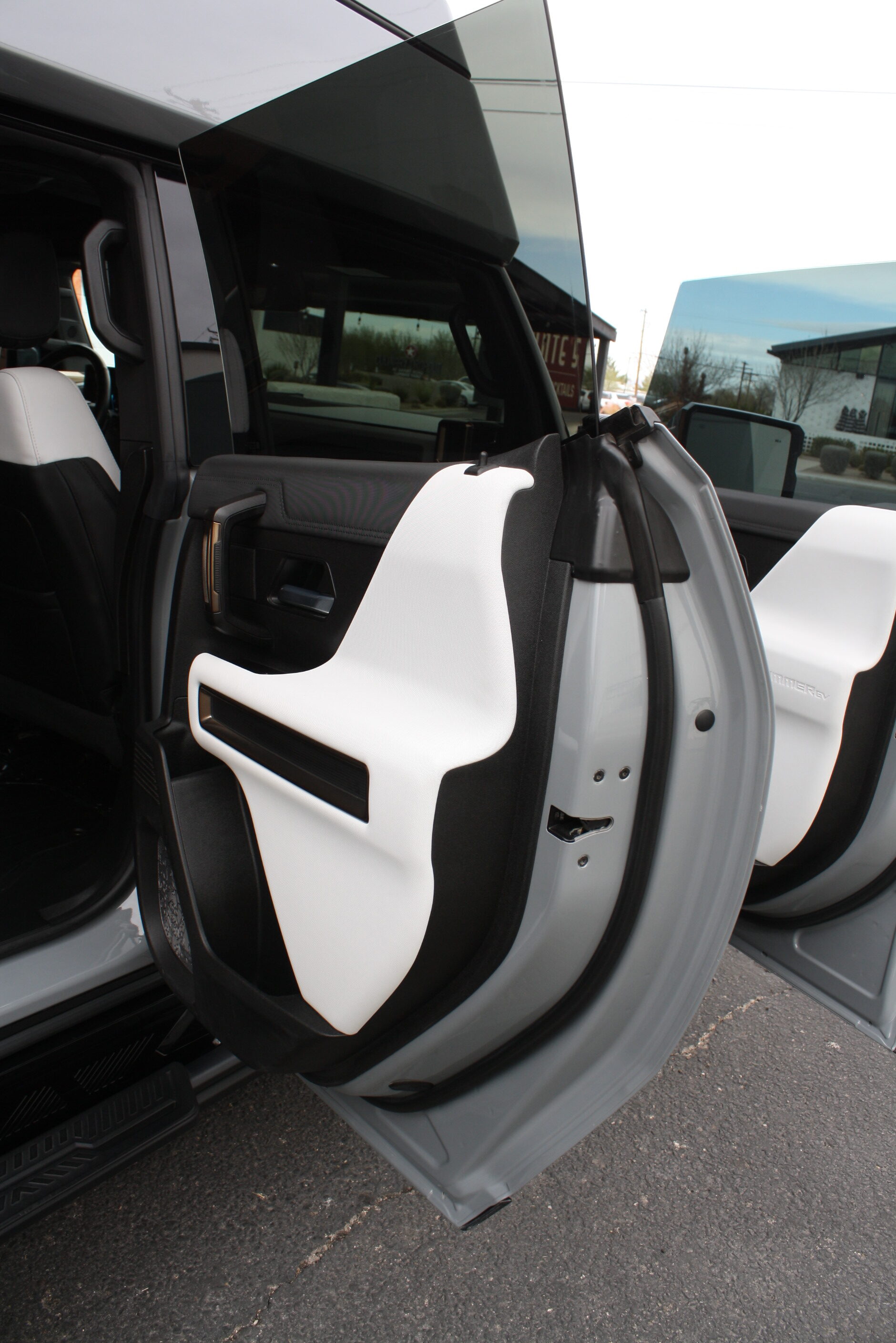 2022 Hummer EarthCruiser