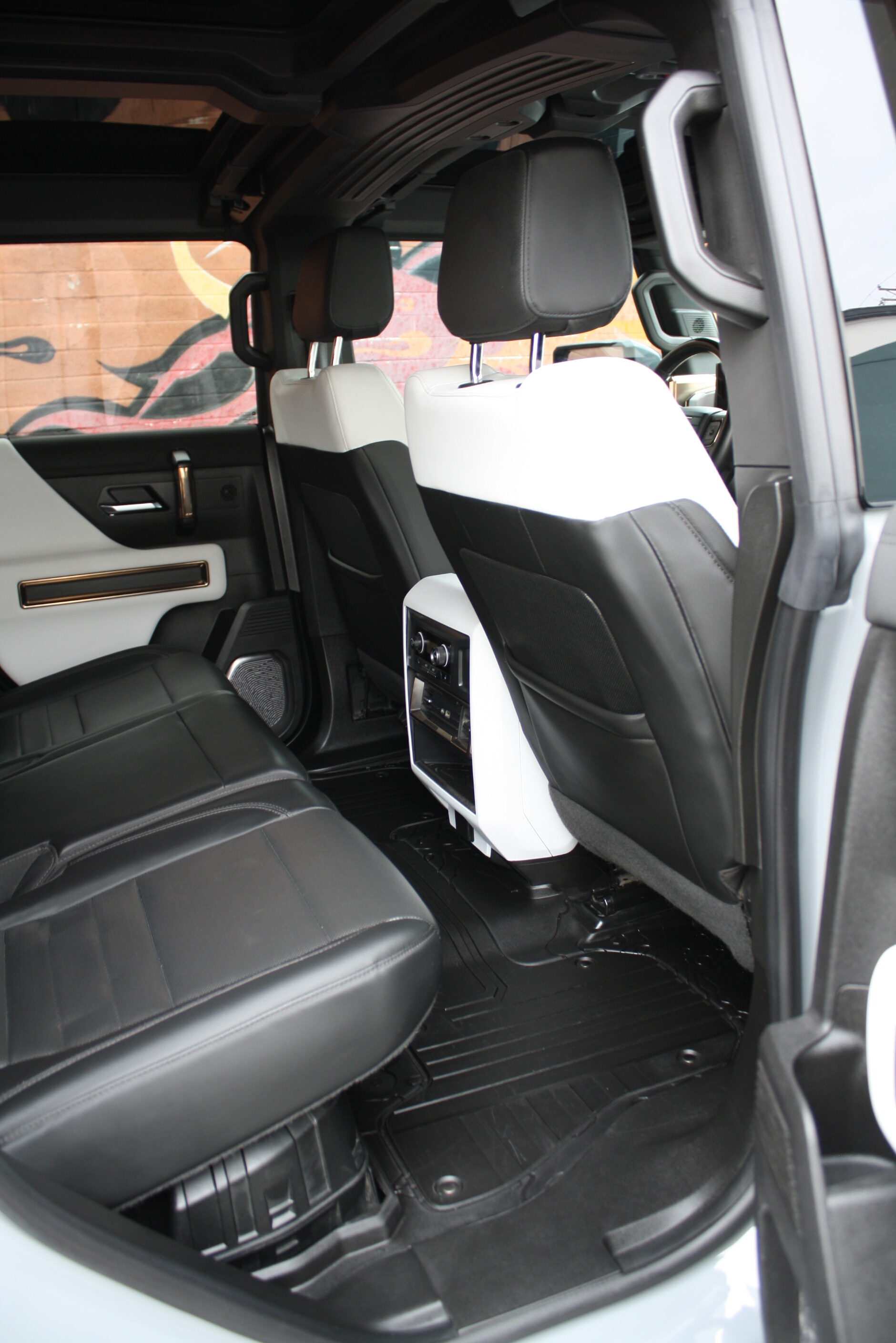 2022 Hummer EarthCruiser