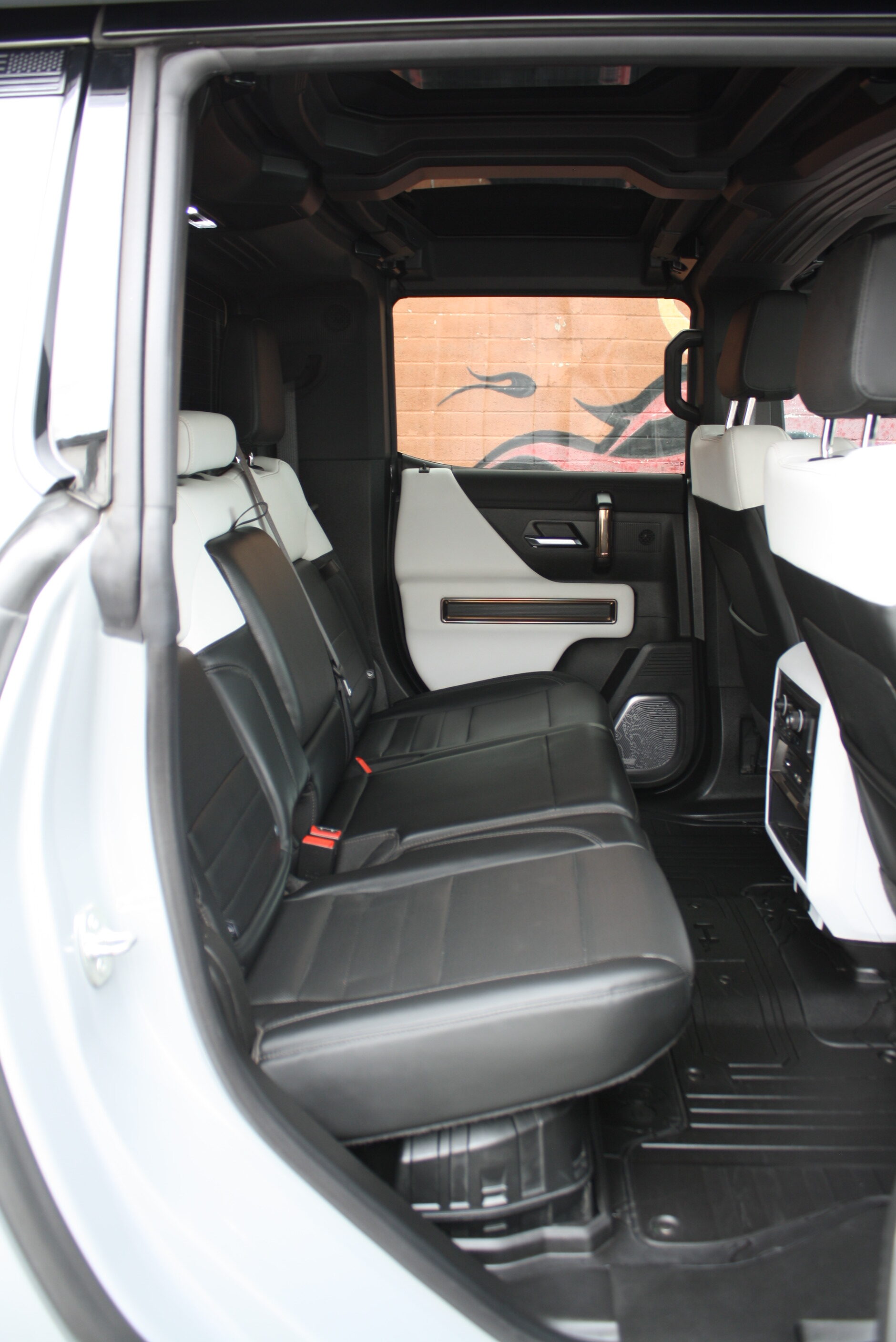 2022 Hummer EarthCruiser