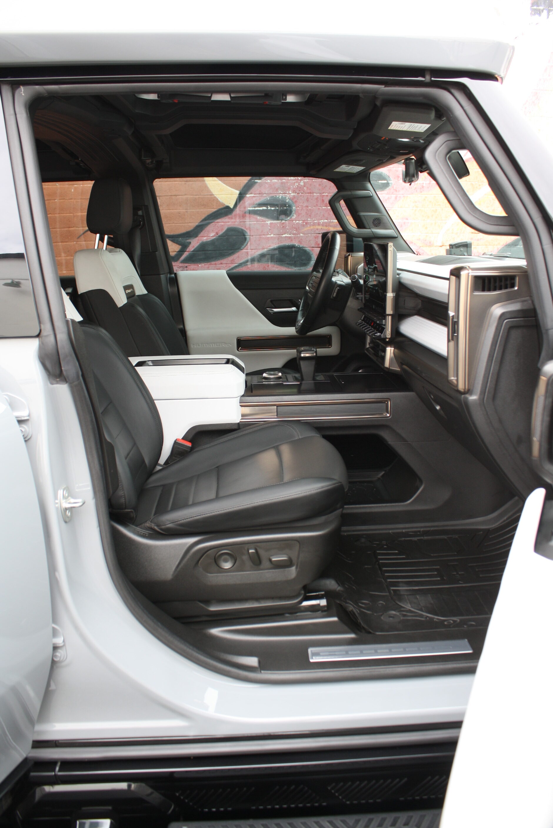 2022 Hummer EarthCruiser