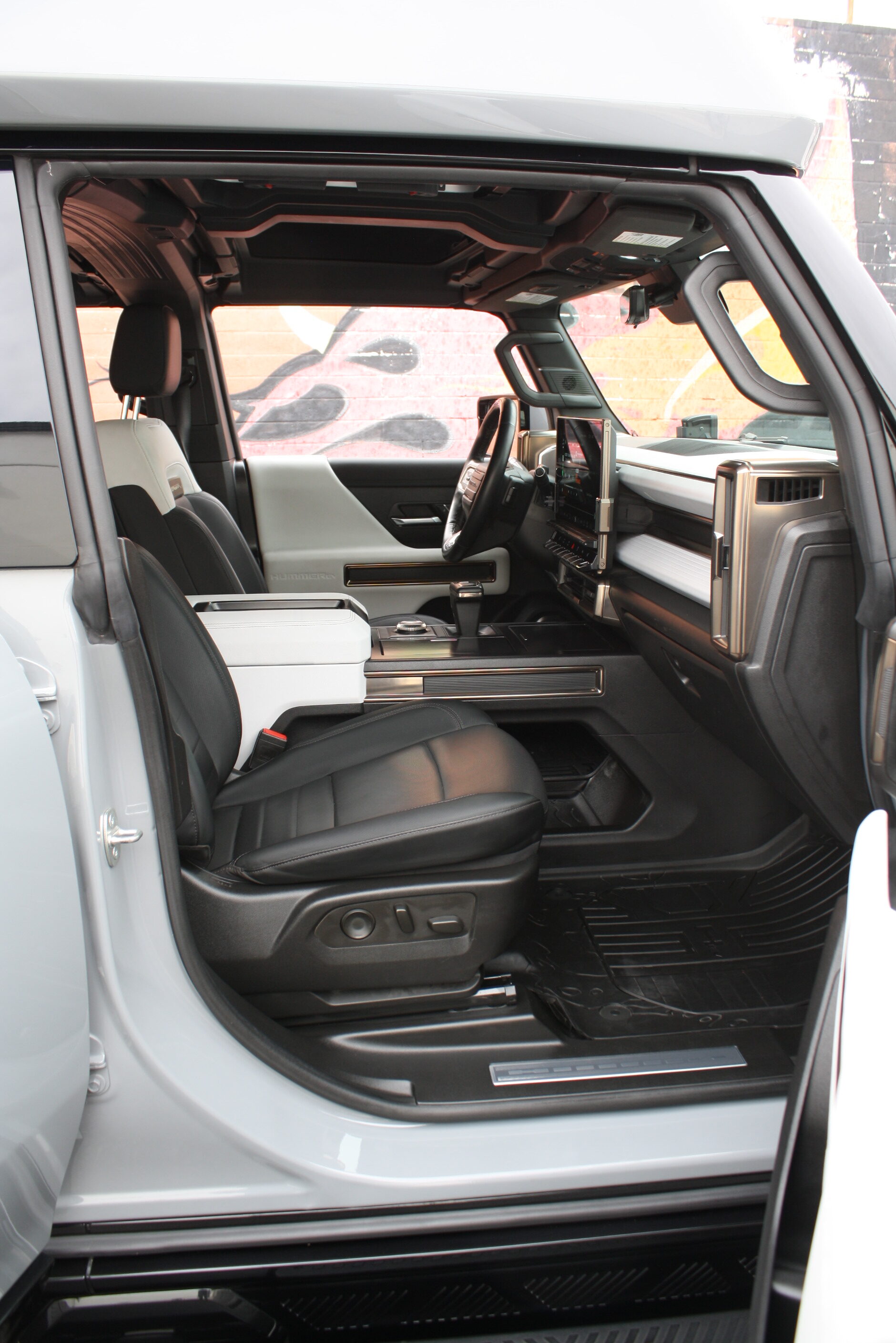2022 Hummer EarthCruiser