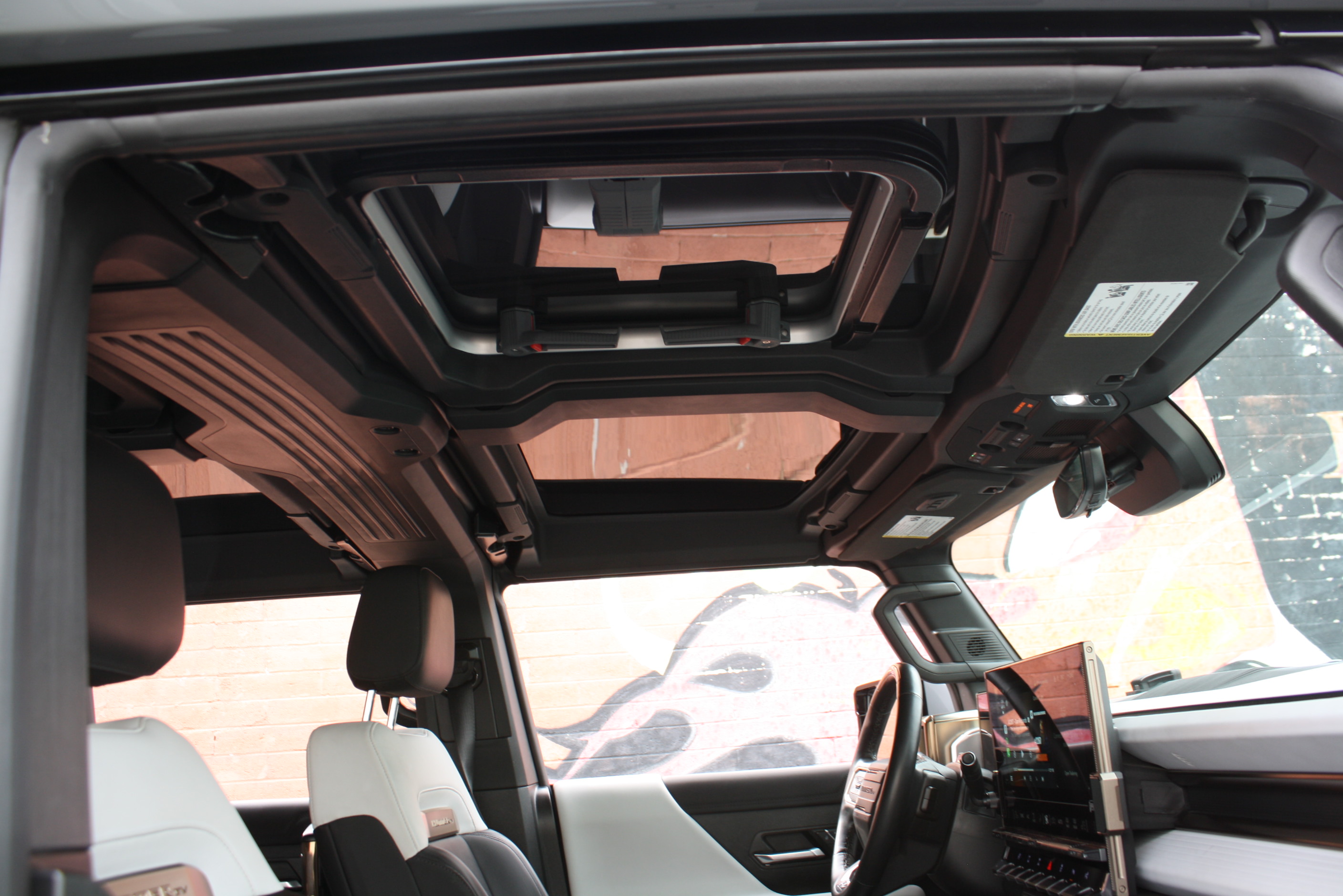 2022 Hummer EarthCruiser