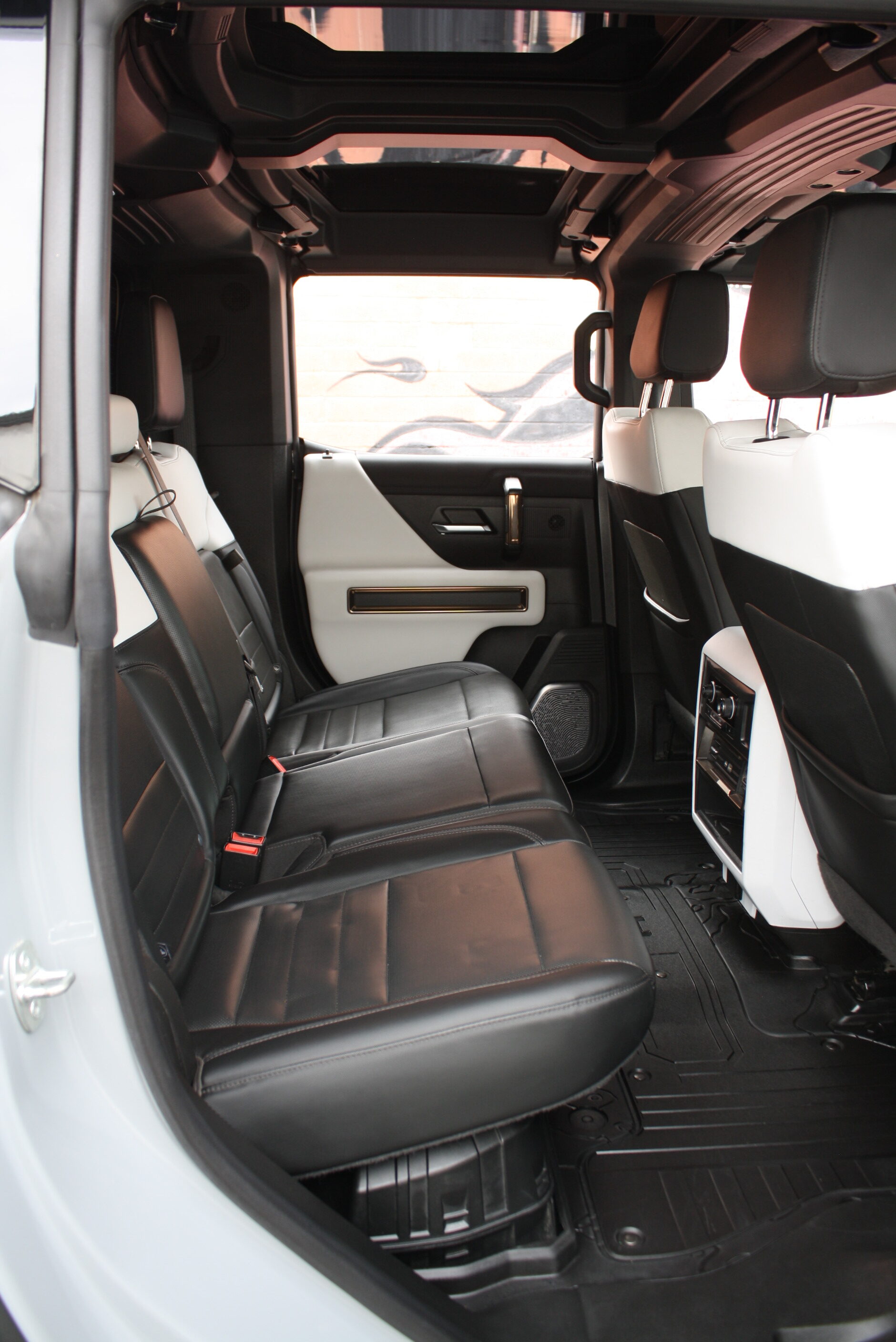 2022 Hummer EarthCruiser