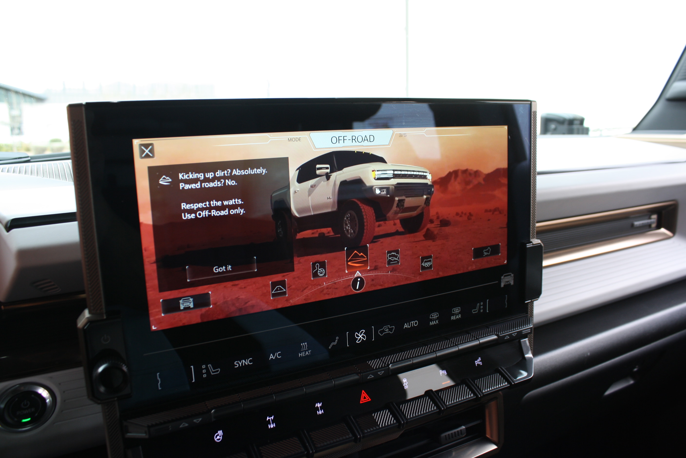 2022 Hummer EarthCruiser