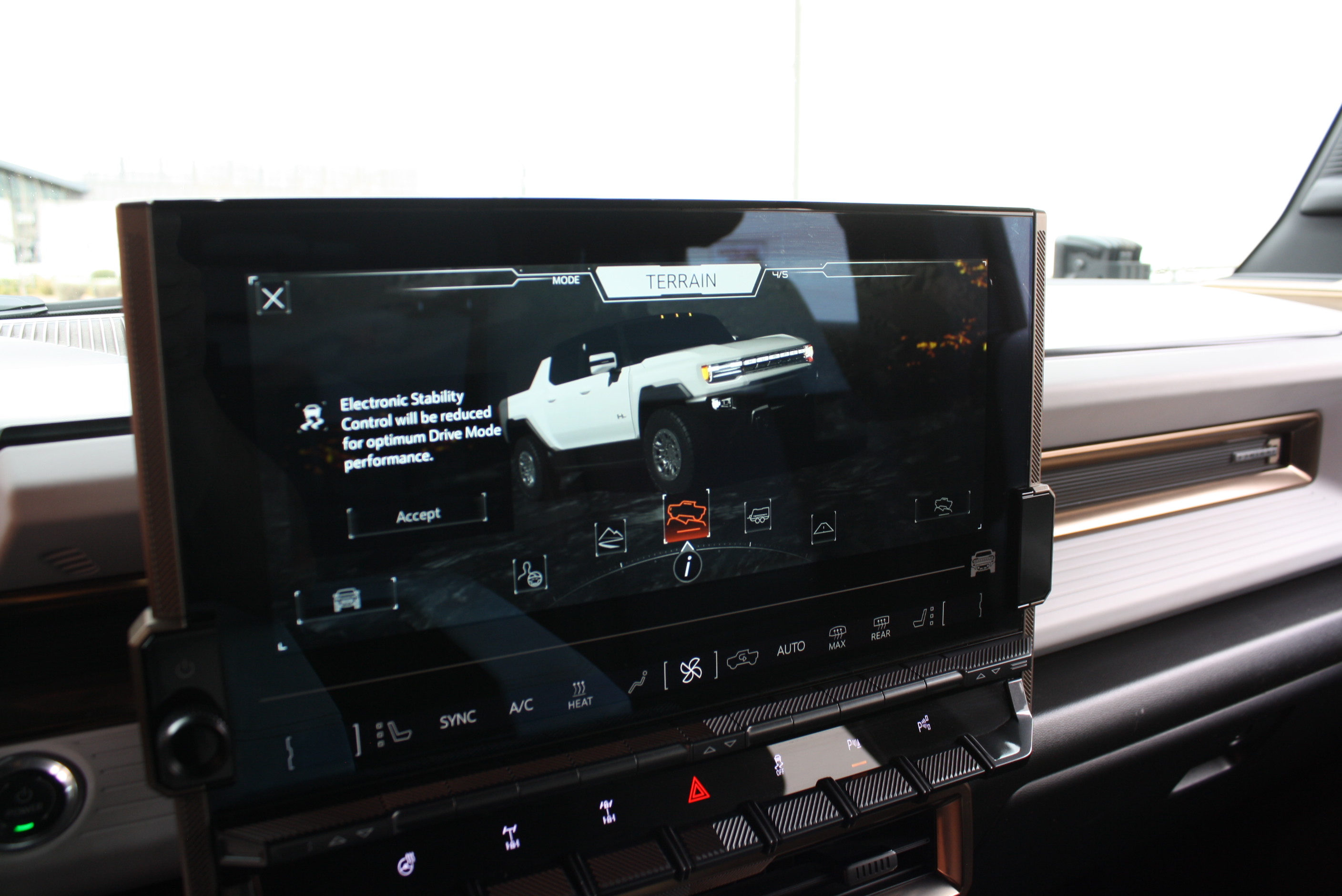 2022 Hummer EarthCruiser