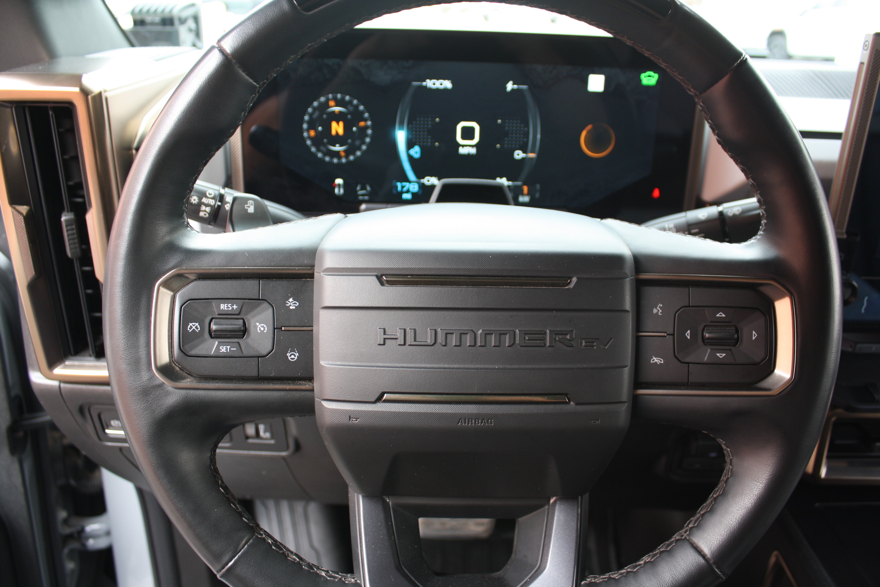 2022 Hummer EarthCruiser