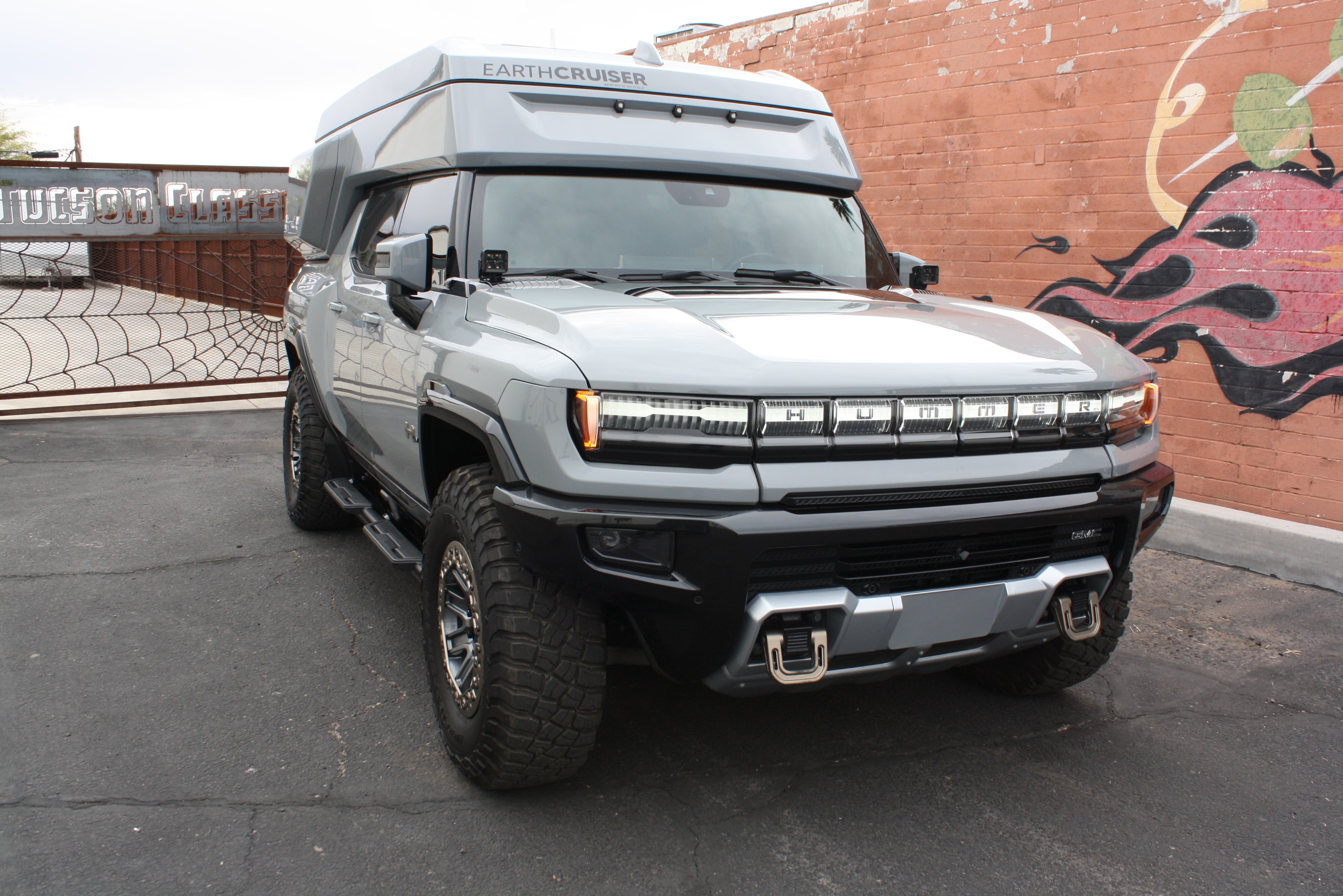 2022 Hummer EarthCruiser