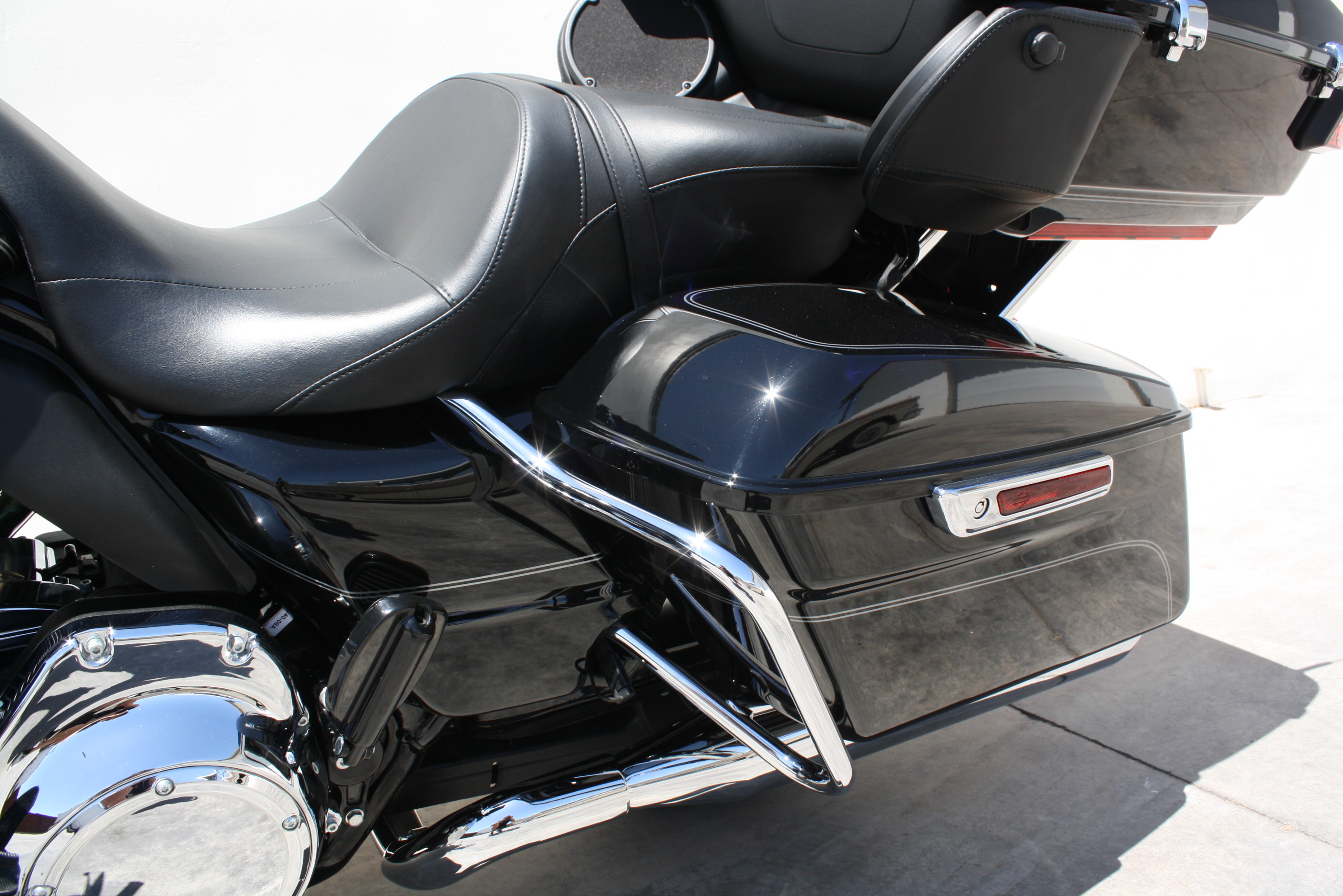 2016 Harley Davidson Street Glide Ultra Classic “Low” 1 owner 730 miles
