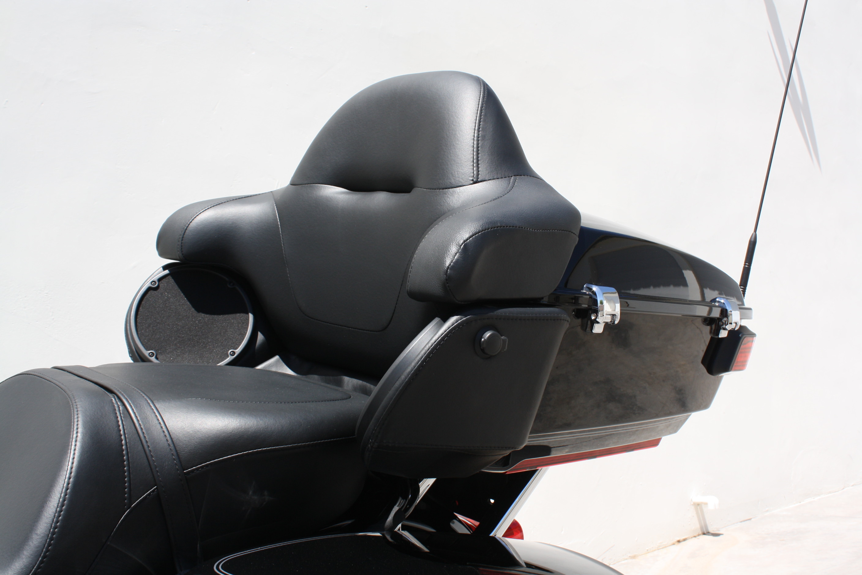 2016 Harley Davidson Street Glide Ultra Classic “Low” 1 owner 730 miles
