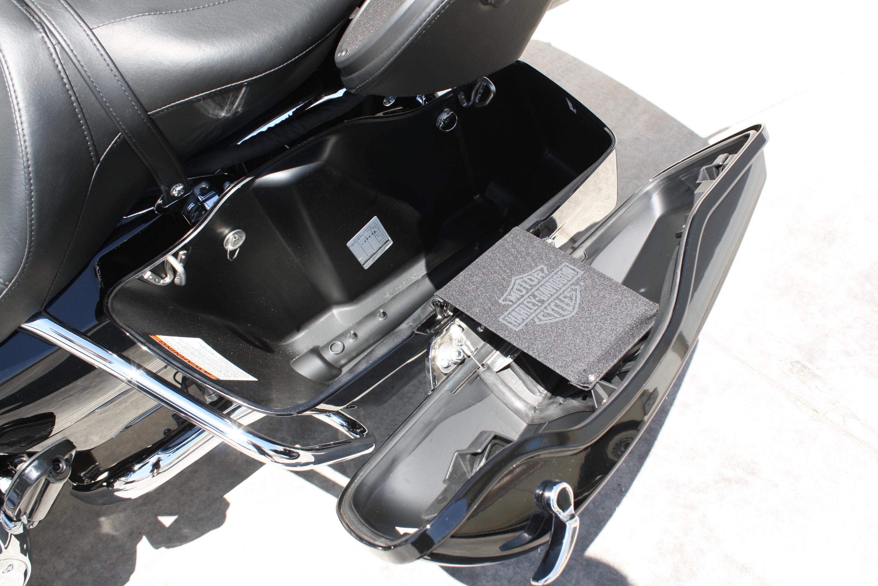 2016 Harley Davidson Street Glide Ultra Classic “Low” 1 owner 730 miles