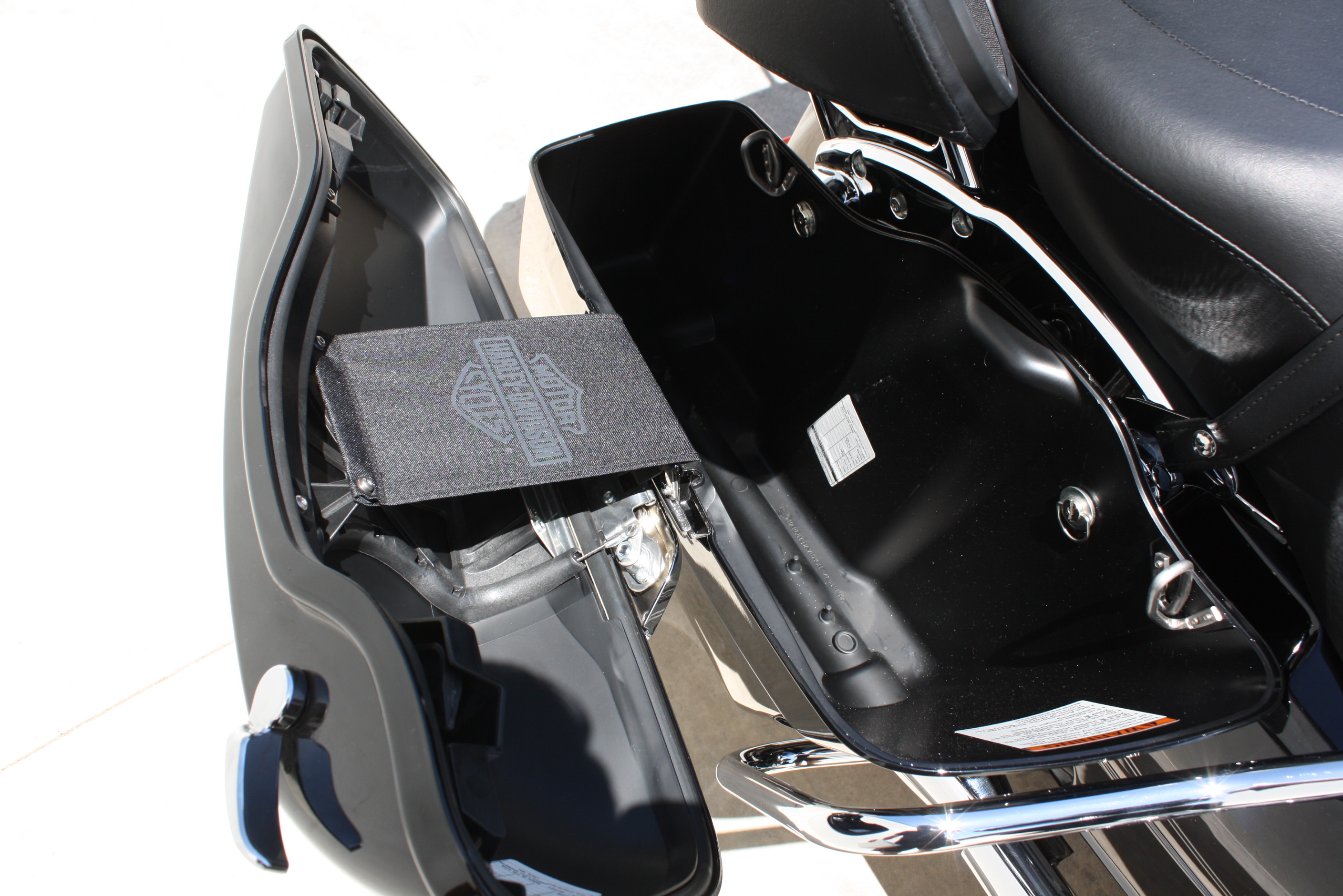 2016 Harley Davidson Street Glide Ultra Classic “Low” 1 owner 730 miles