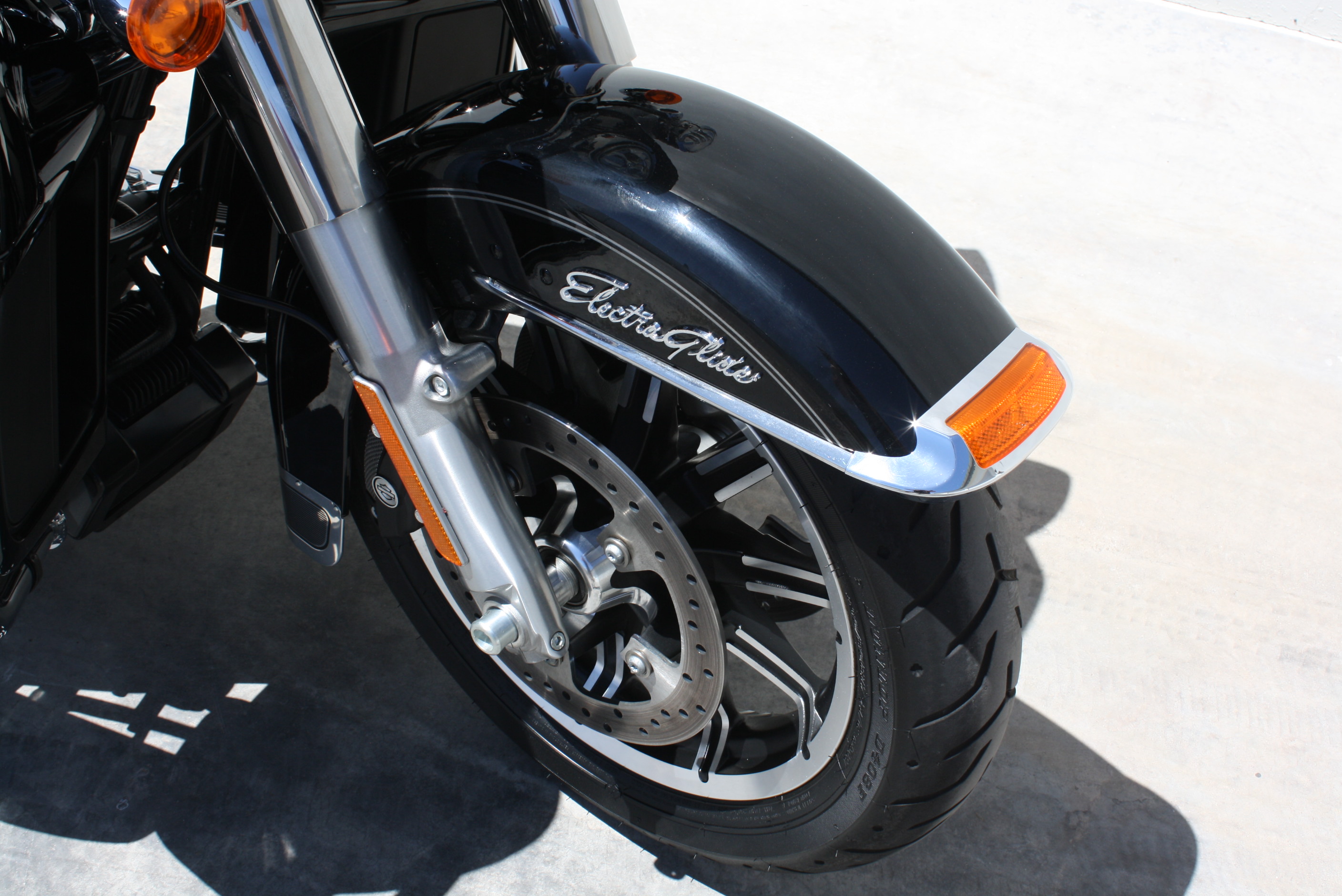 2016 Harley Davidson Street Glide Ultra Classic “Low” 1 owner 730 miles