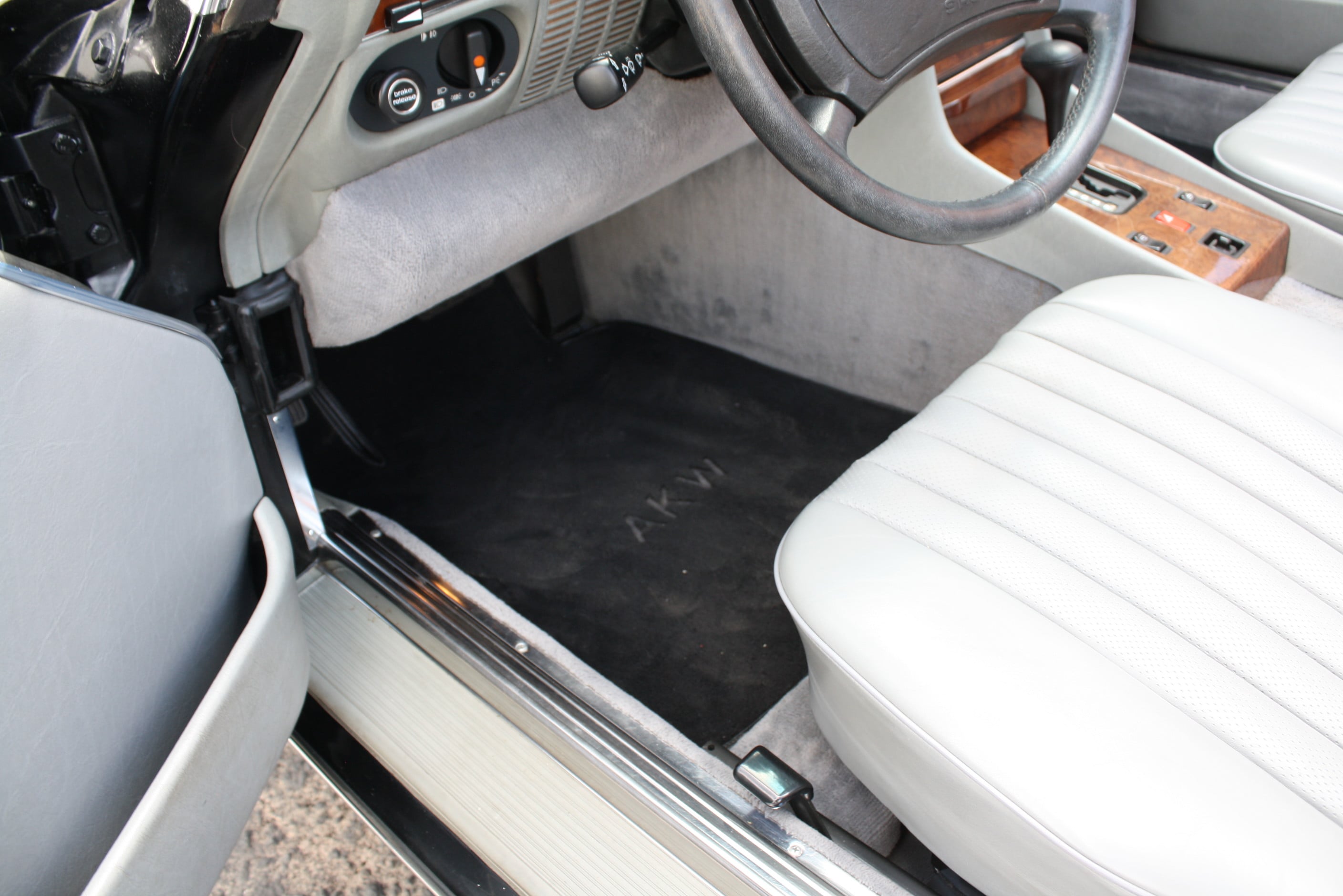1986 Mercedes Benz 560SL 54k original miles