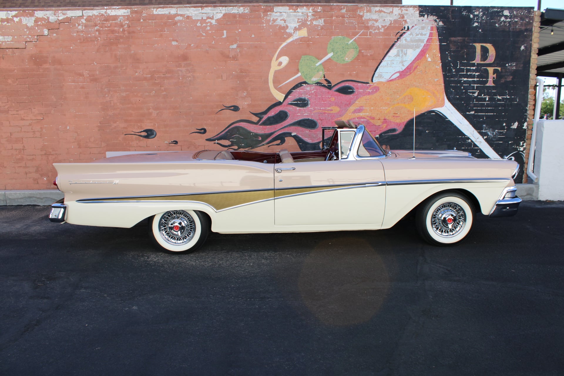 1958 Ford Fairlane 500 Skyliner Hardtop Convertible.
