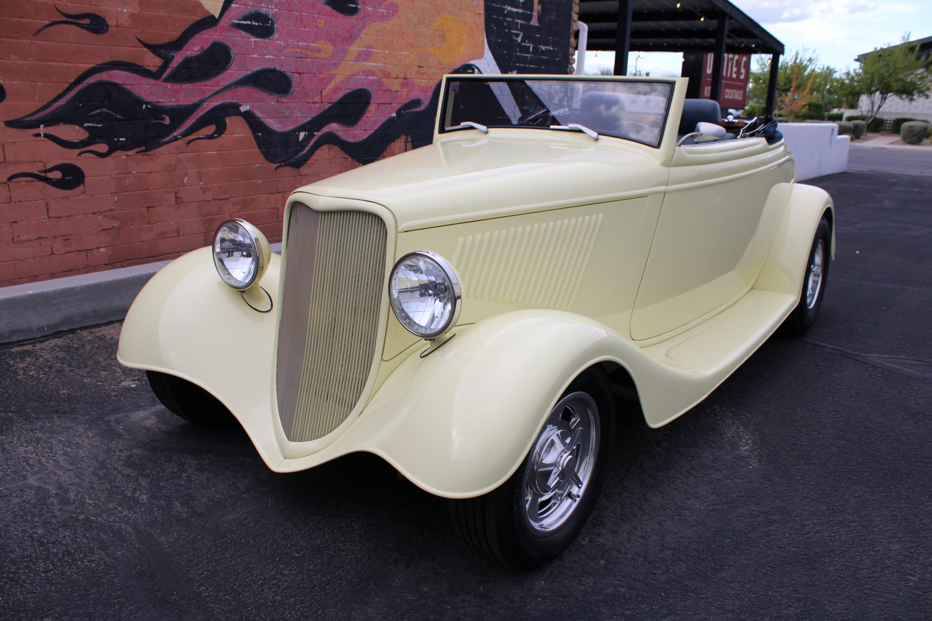 1933 Ford Cabriolet