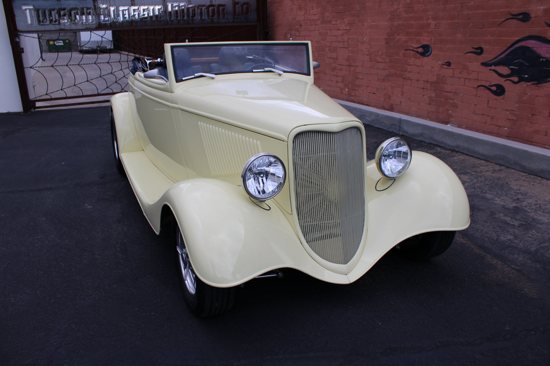 1933 Ford Cabriolet
