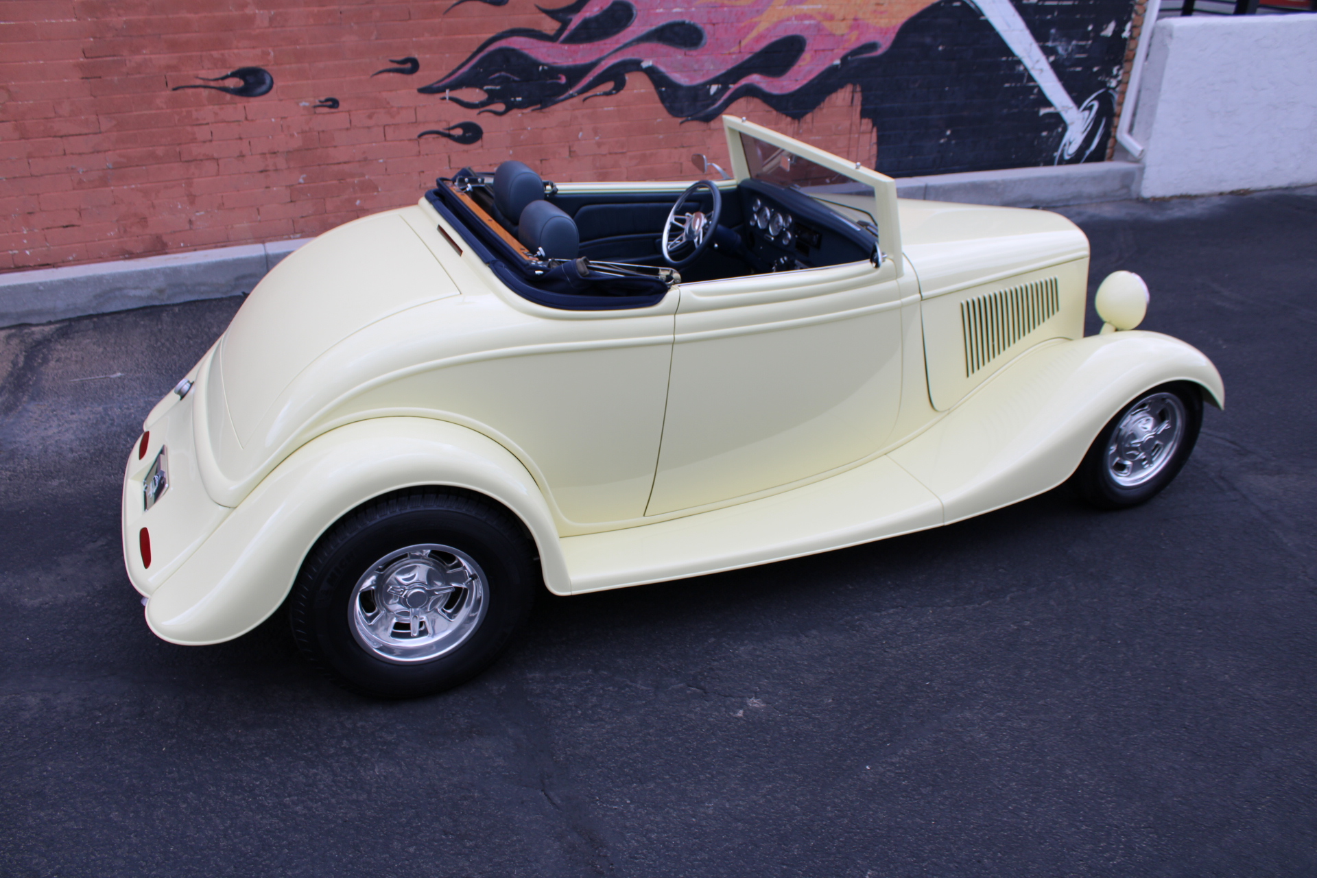 1933 Ford Cabriolet